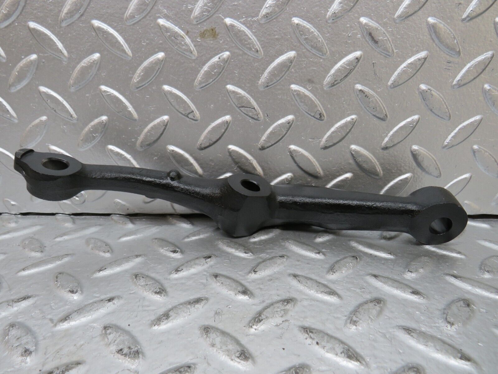 27399 Mercedes-Benz W123 280E Front Axle Steering Arm Left Side