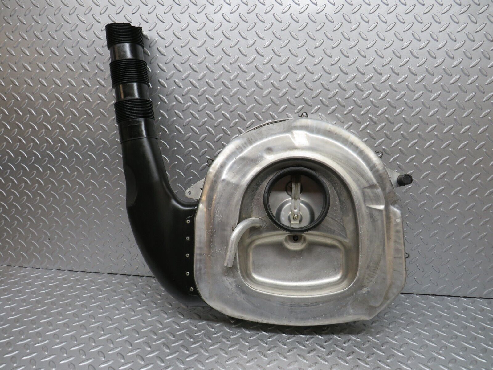 36959 Mercedes-Benz C126 420SEC Coupe Air Filter Box Housing Aluminium 0010947804 0140948202