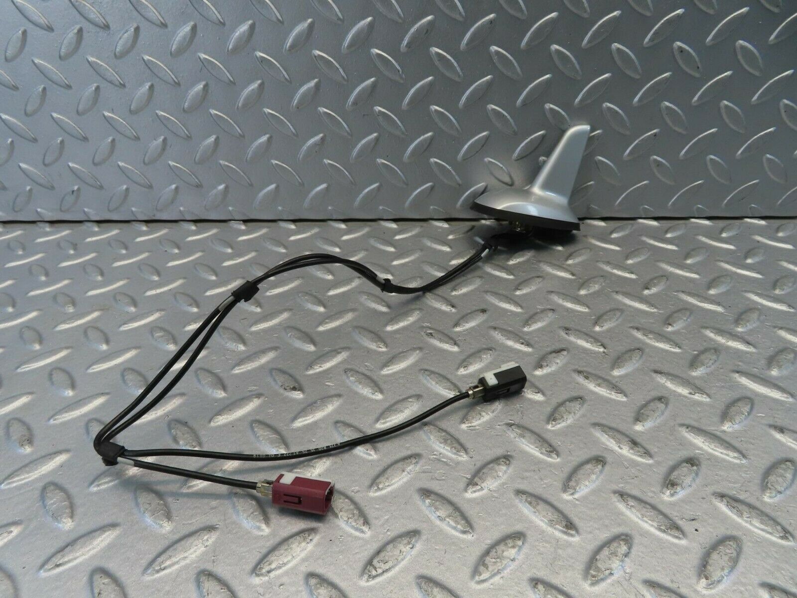 11159 Mercedes-Benz W221 S320 Roof Aerial