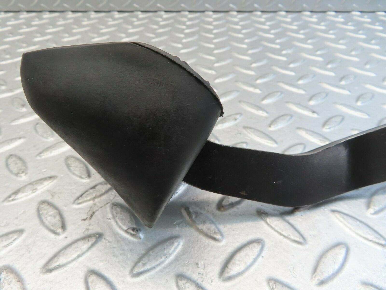 11532 Mercedes-Benz C123 230CE Coupe Brake Pedal With Rubber