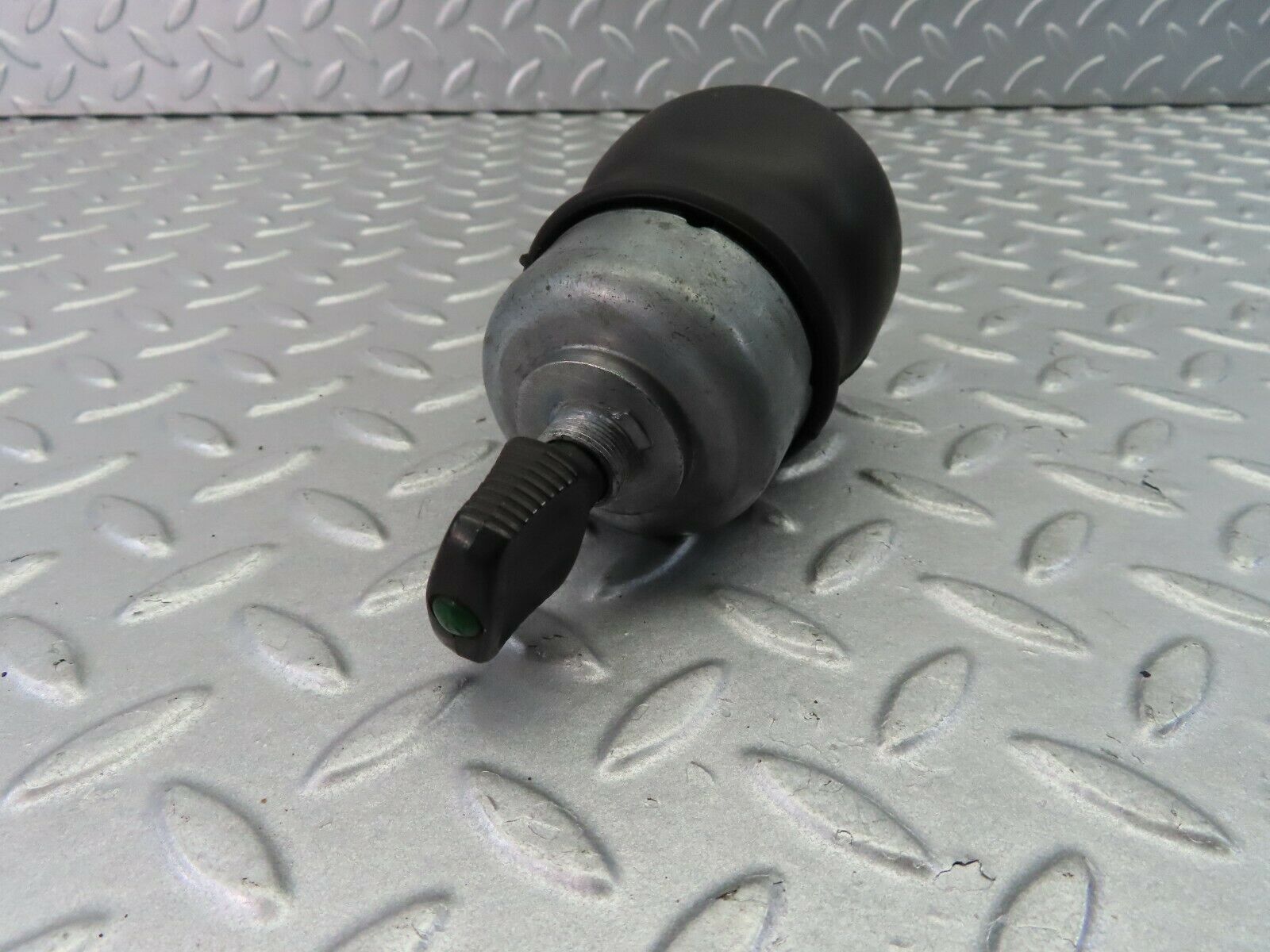 7981 Mercedes-Benz W115 220D Headlight Switch