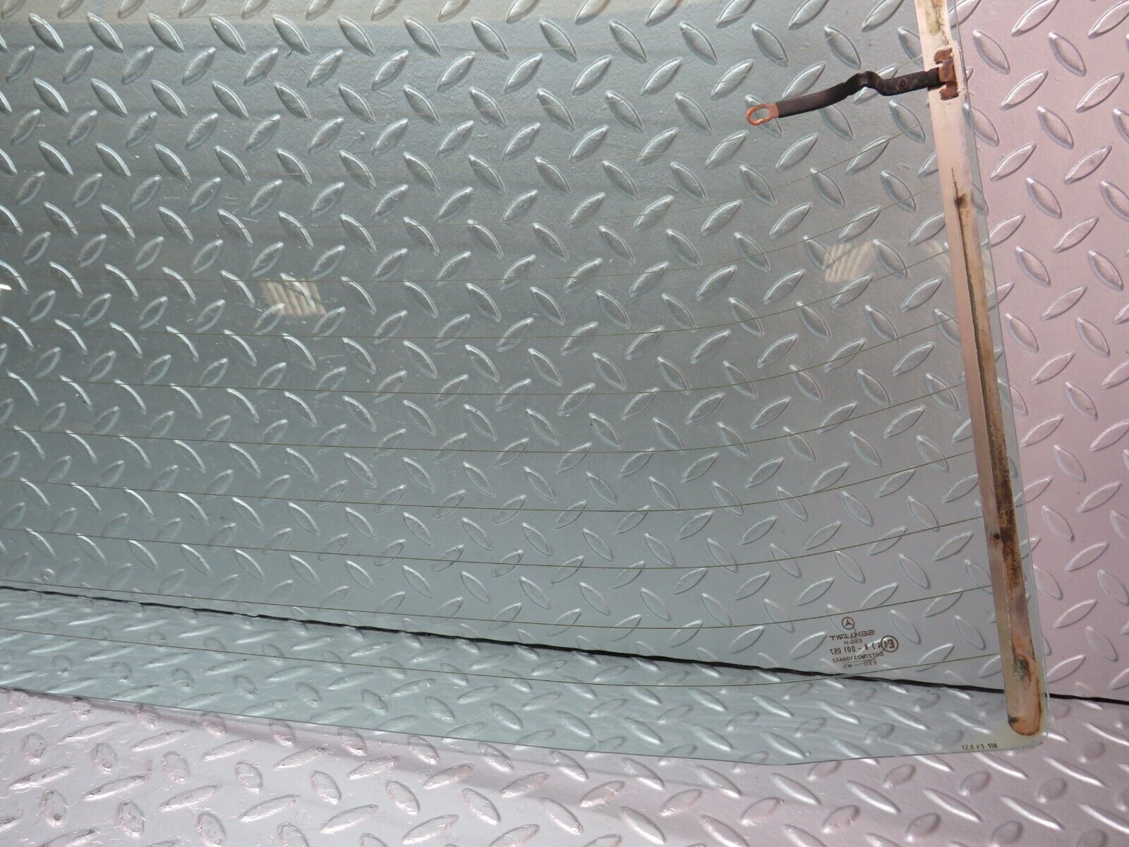 33806 Mercedes-Benz W201 190E 2.0L Rear Heated Windscreen Glass