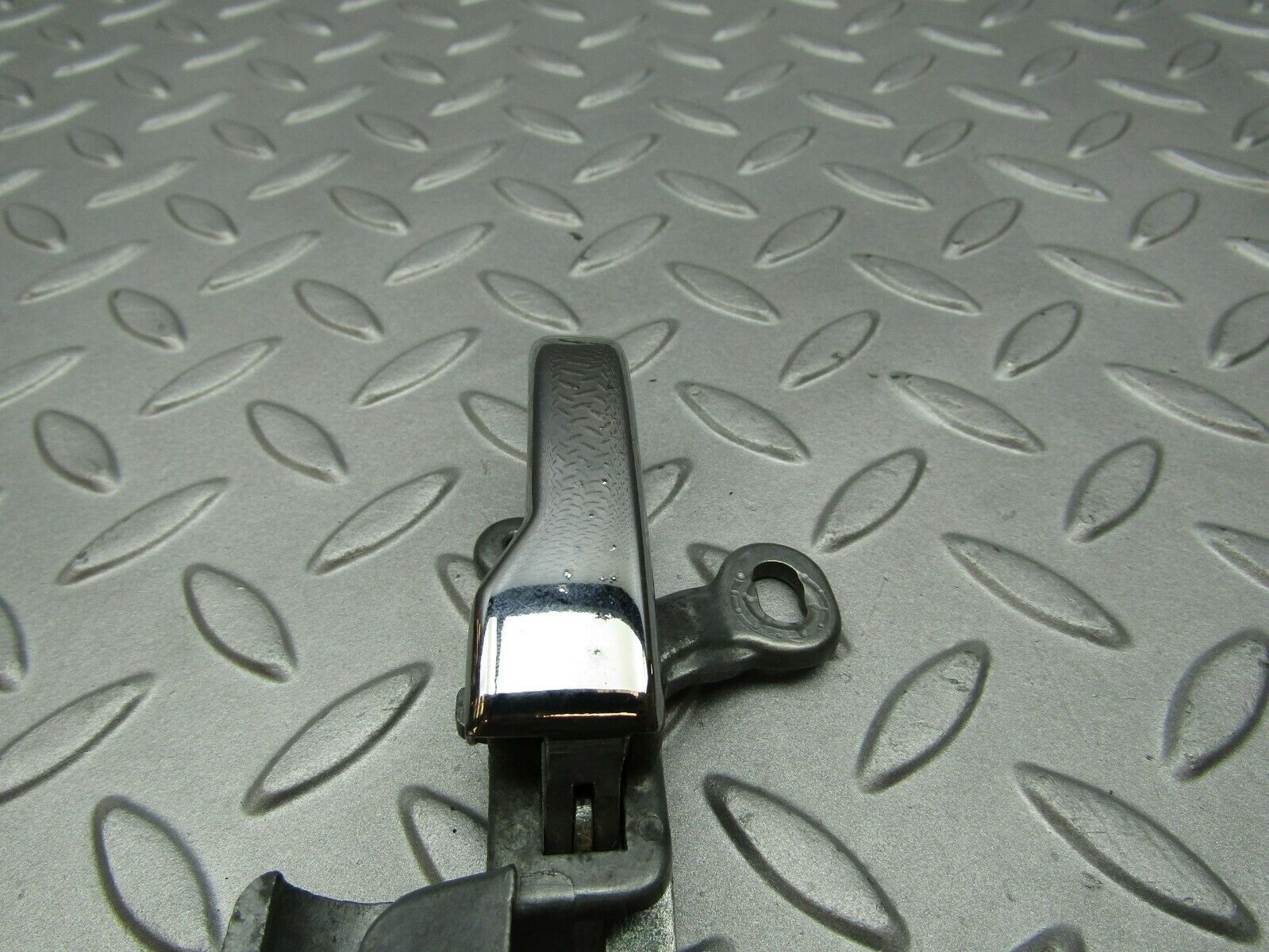 3299 Mercedes-Benz W108 280SE Chrome Door Handle Left 1157660119