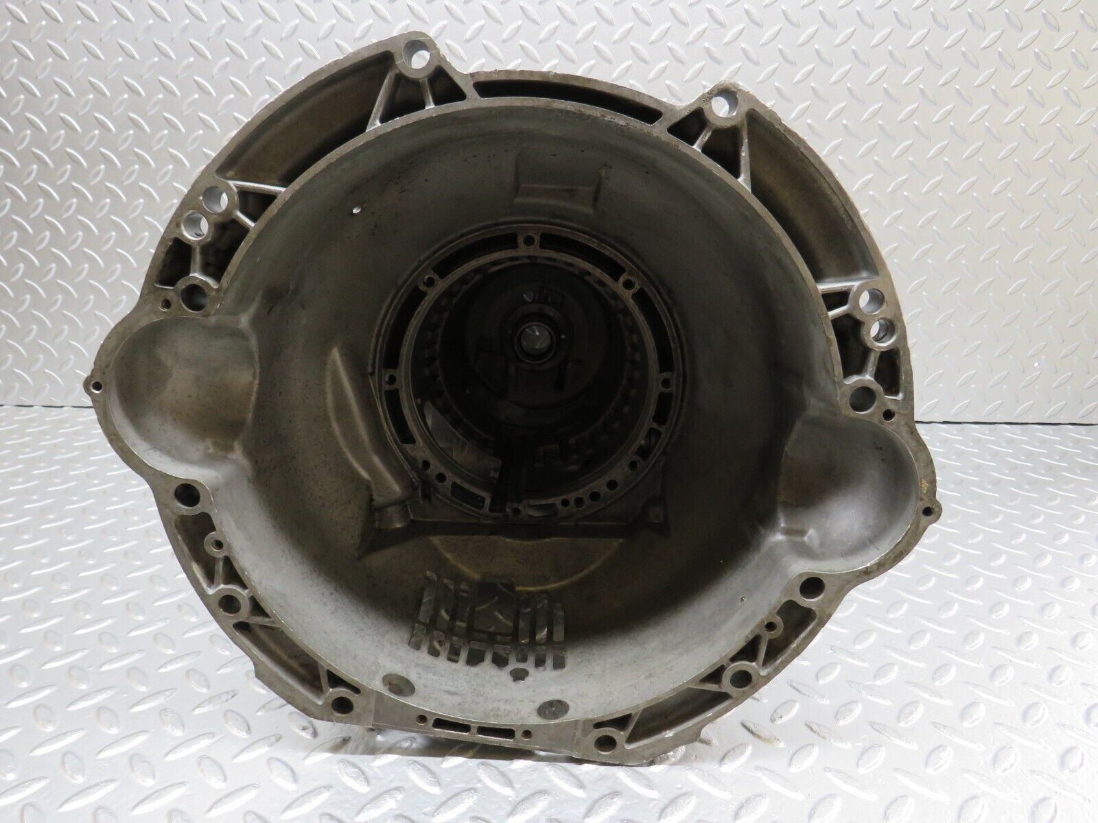 34581 Mercedes-Benz C126 380SEC Automatic Gearbox Housing 1262711701 126270360