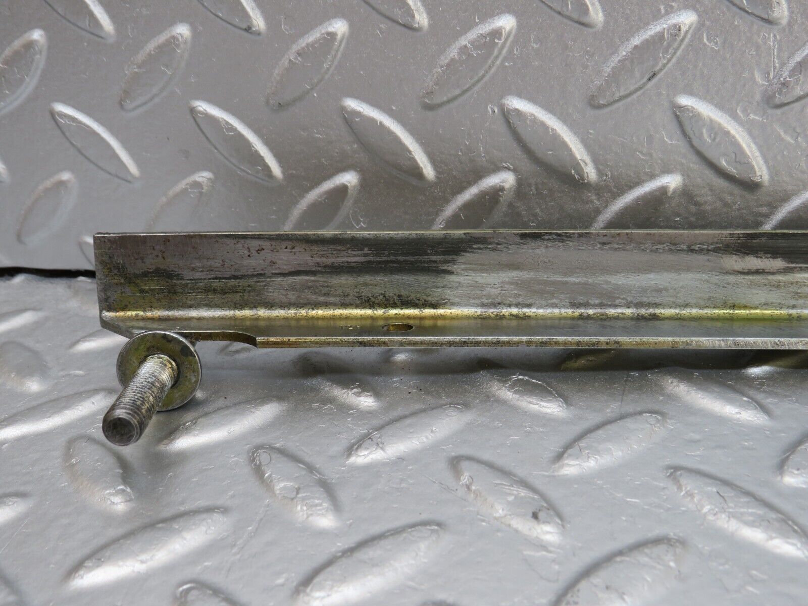 34302 Mercedes-Benz C126 380SEC Coupe Front Right Door Window Channel