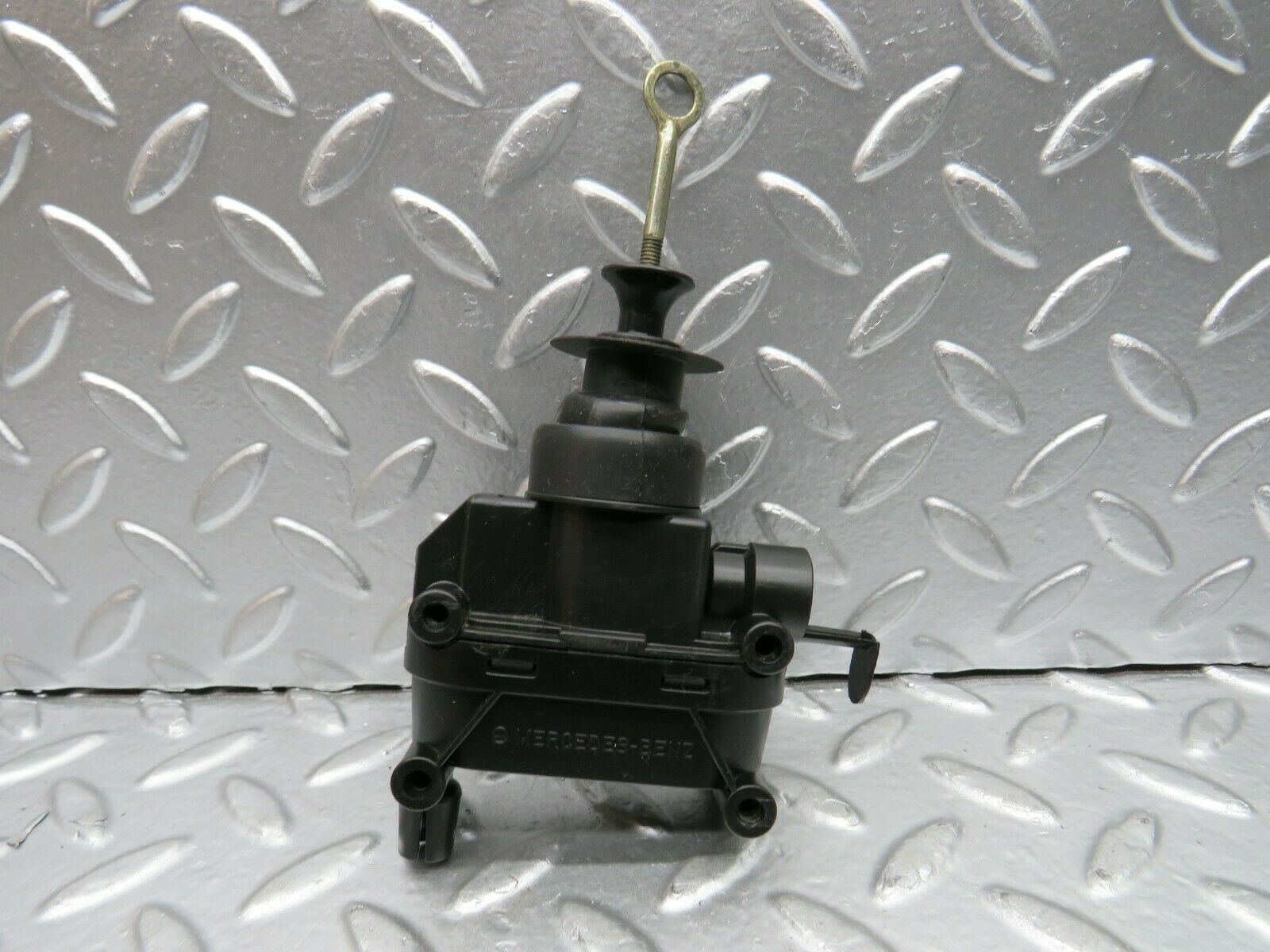 22494 Mercedes-Benz C124 E220 Coupe Door Lock Vacuum Actuator