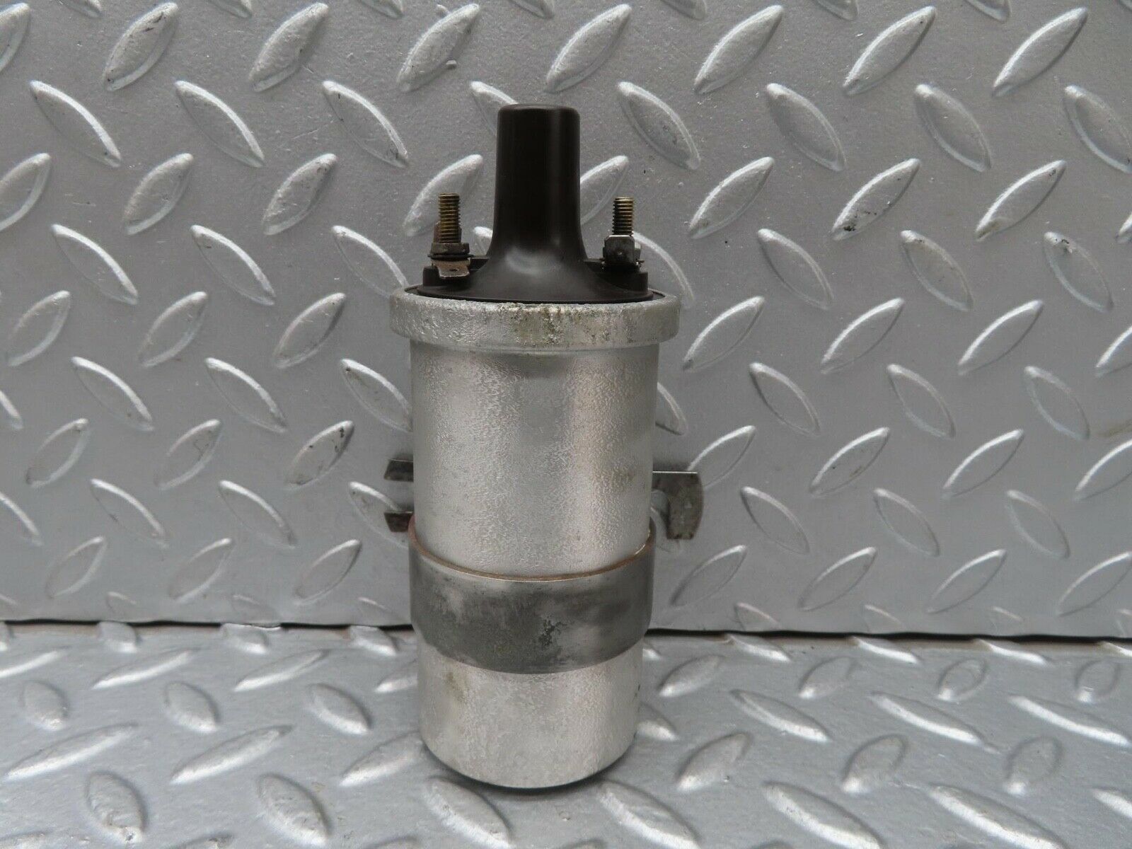 13083 Mercedes-Benz W111 220S Ignition Coil