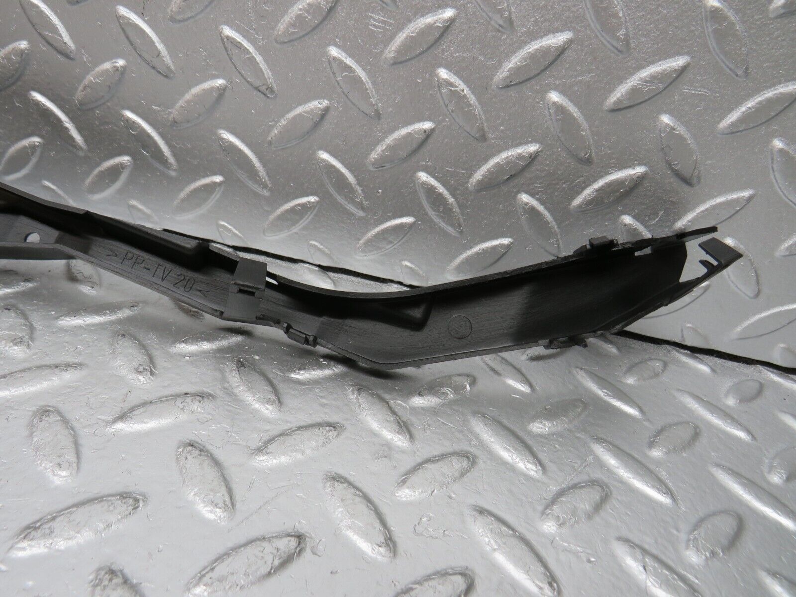 33298 Mercedes-Benz W202 C180 Front Panel Plastic Cover Trim 2026280407