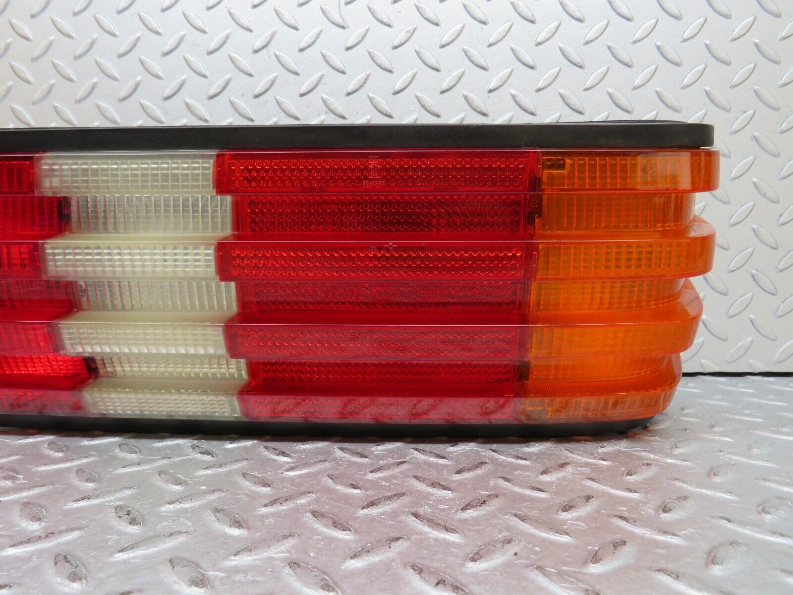 36934 Mercedes-Benz C126 420SEC Coupe Tail Light Right Side 0153316R3