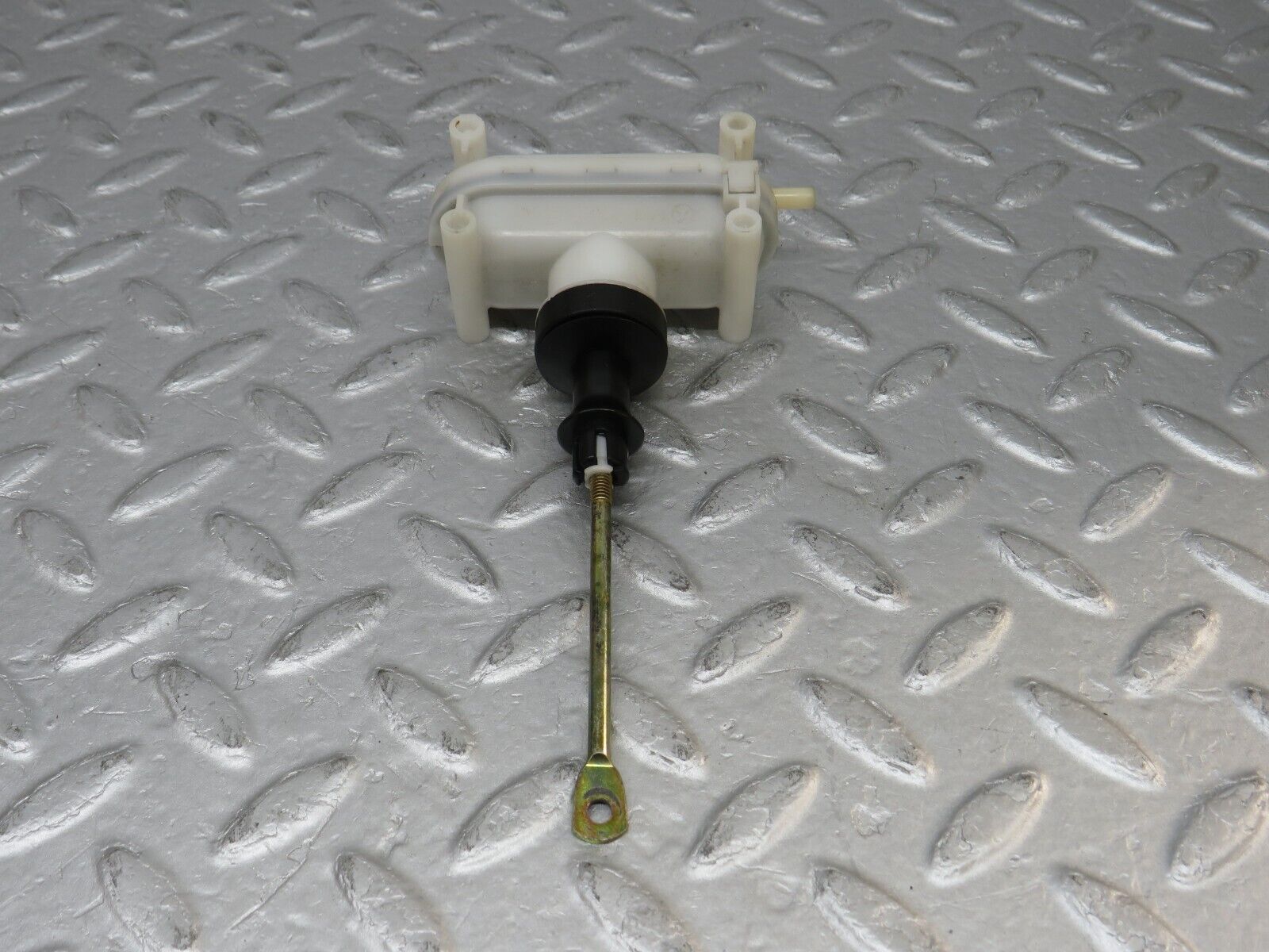 36633 Mercedes-Benz W201 190E 2.0L Rear Left Door Lock Vacuum Actuator