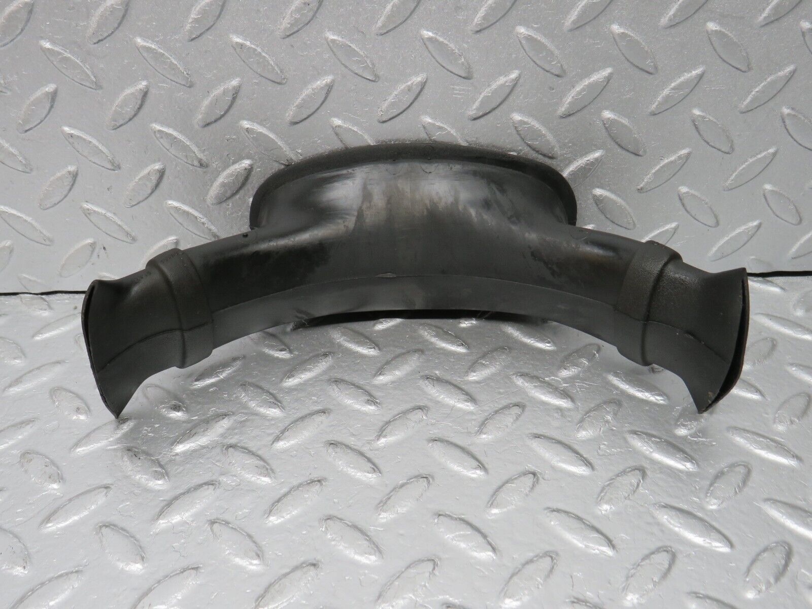 38790 Mercedes-Benz W201 190E 2.6L Heater Water Drain 2018320025