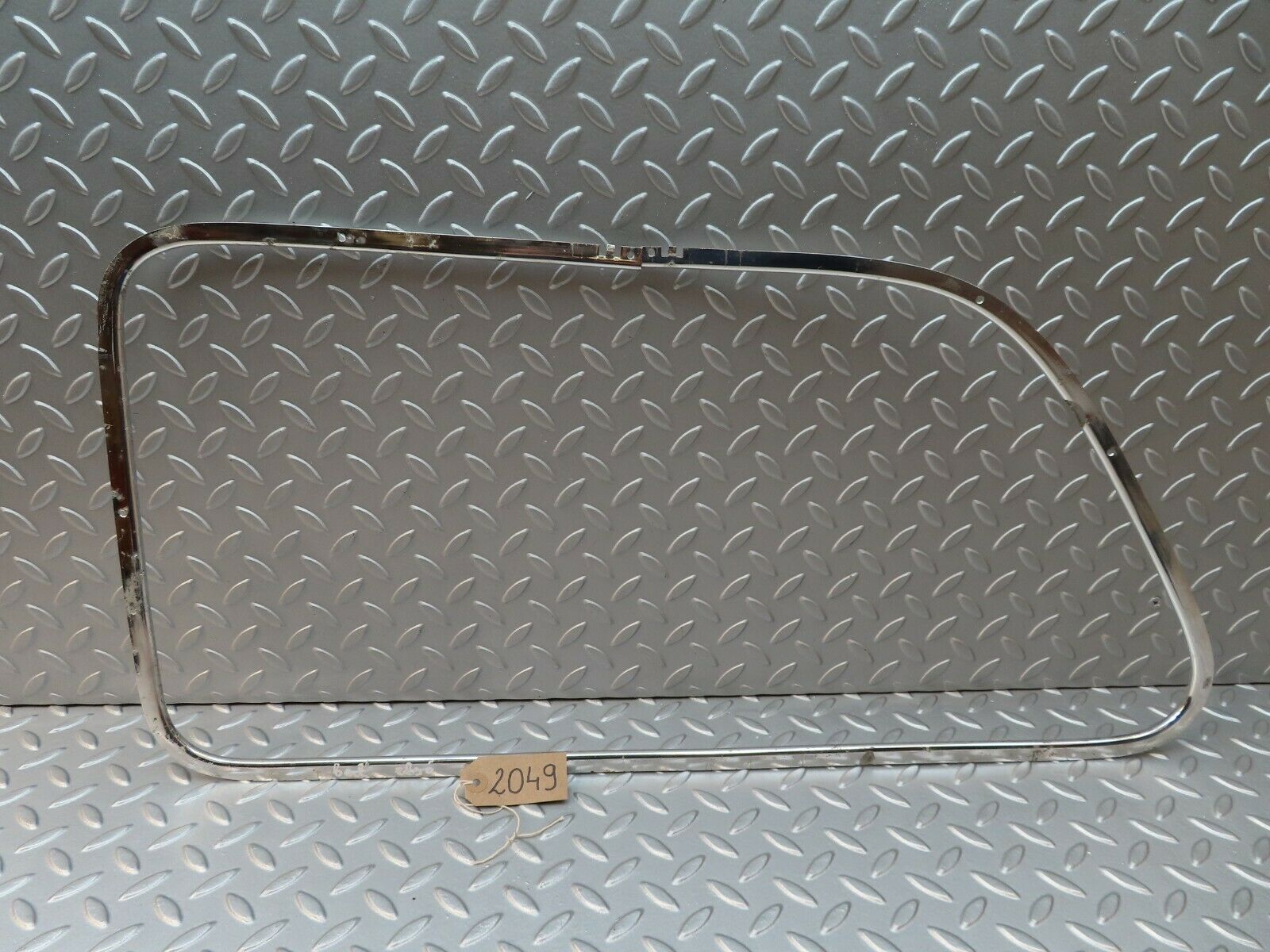 2049 Mercedes-Benz W105 219 PONTON Front Right Door Chrome Trim