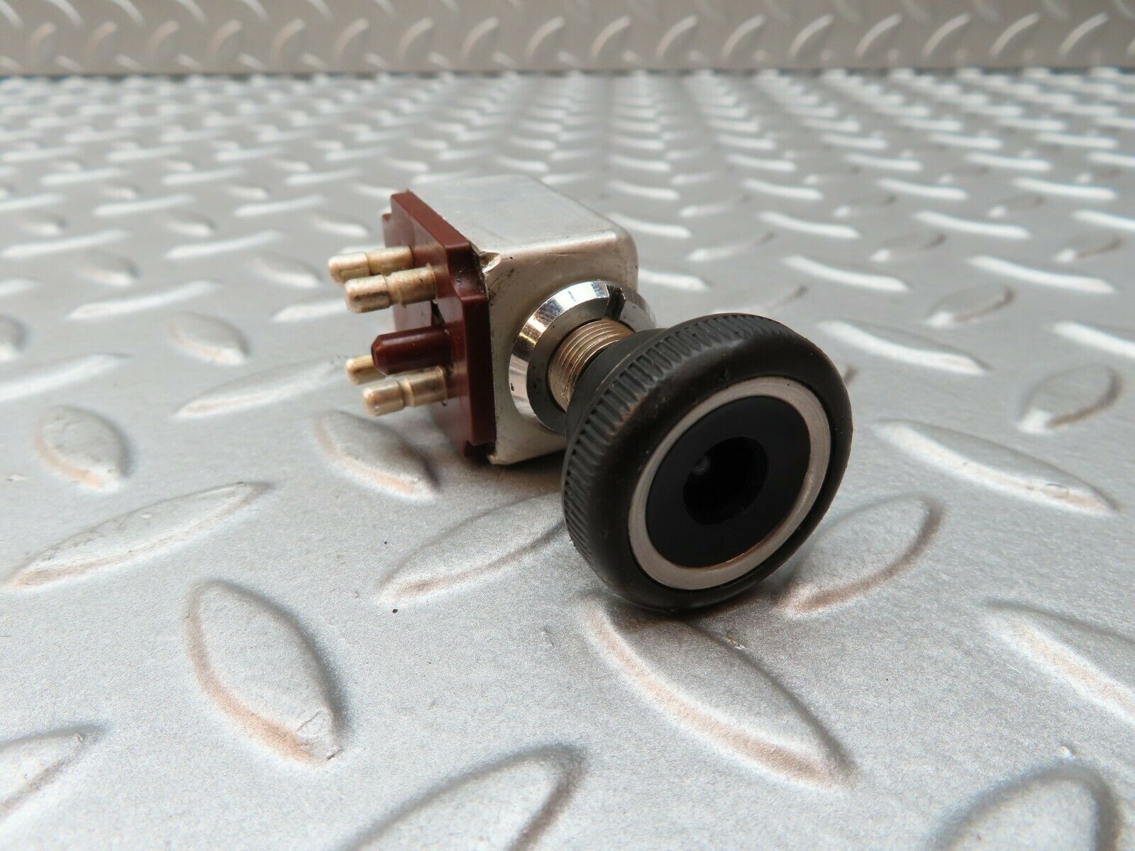 4630 Mercedes-Benz W114 280CE Coupe Rear Window Heater Switch