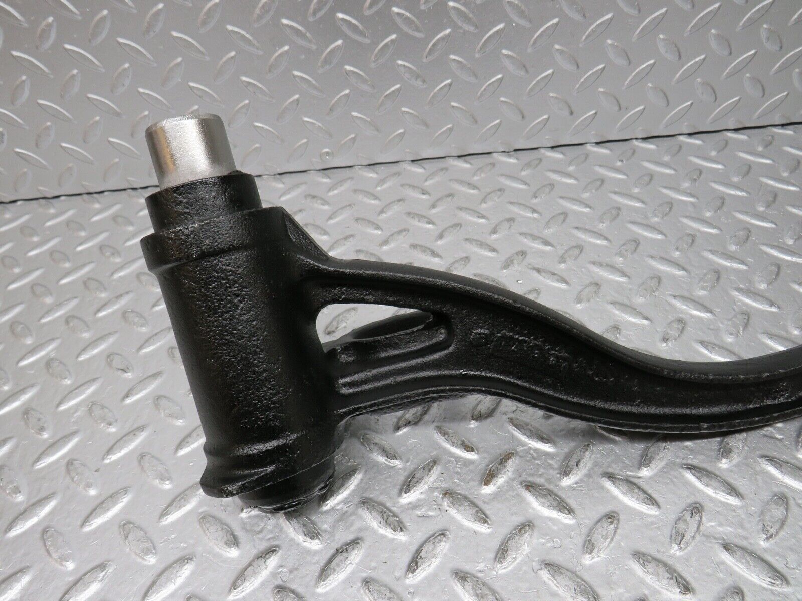 0370 Mercedes-Benz W108 280SE Differential Mounting Bracket 1113510716