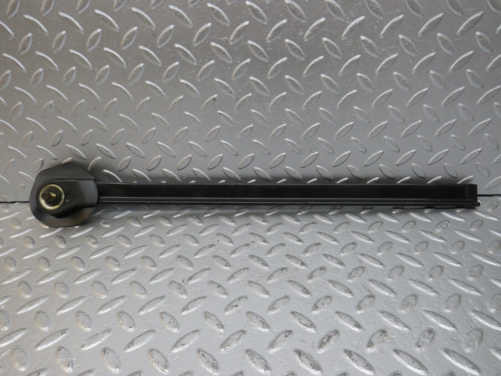 33891 Mercedes-Benz C123 230CE Coupe Front Right Seat Belt Runner 1239192620