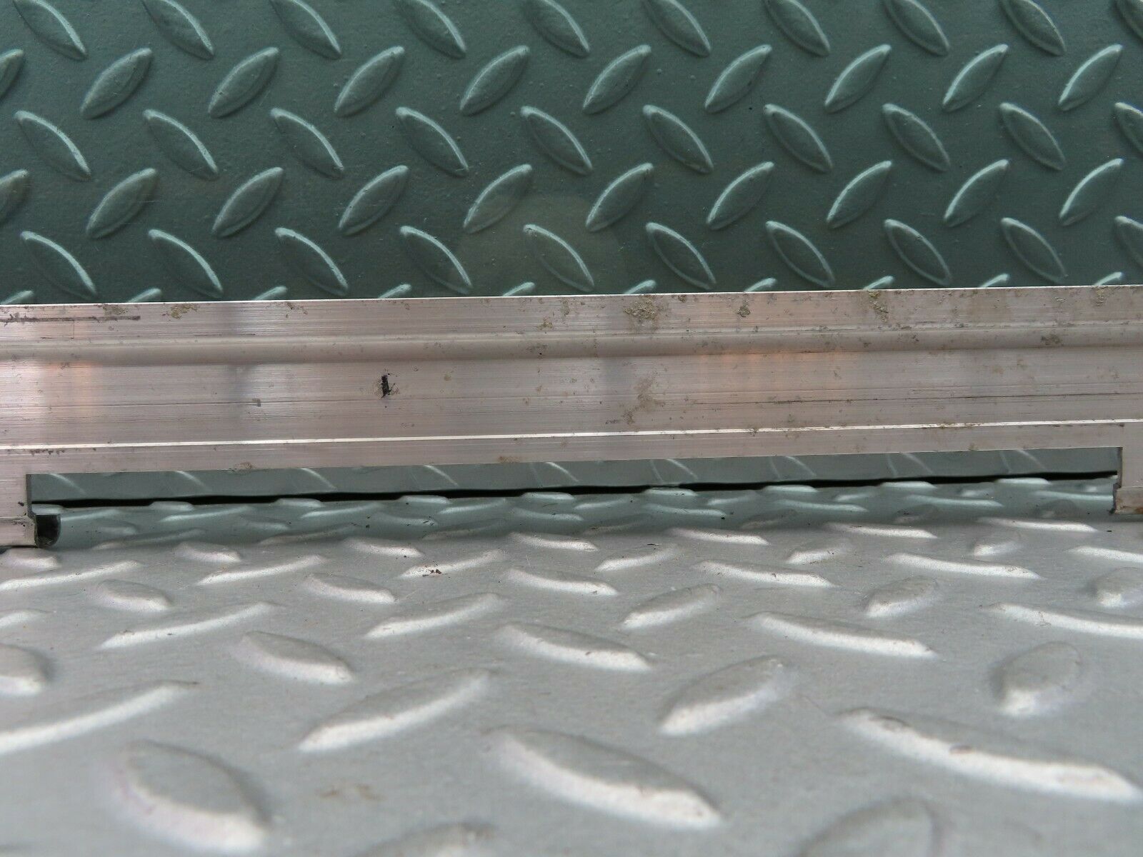 6313 Mercedes-Benz W126 380SE Front Right Door Window Glass