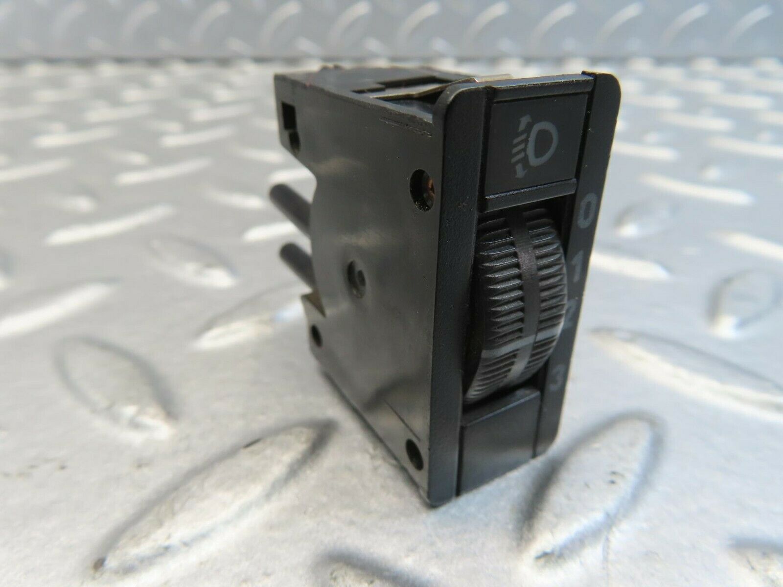 11505 Mercedes-Benz C123 230CE Headlight Level Switch 0008000473/0307650100