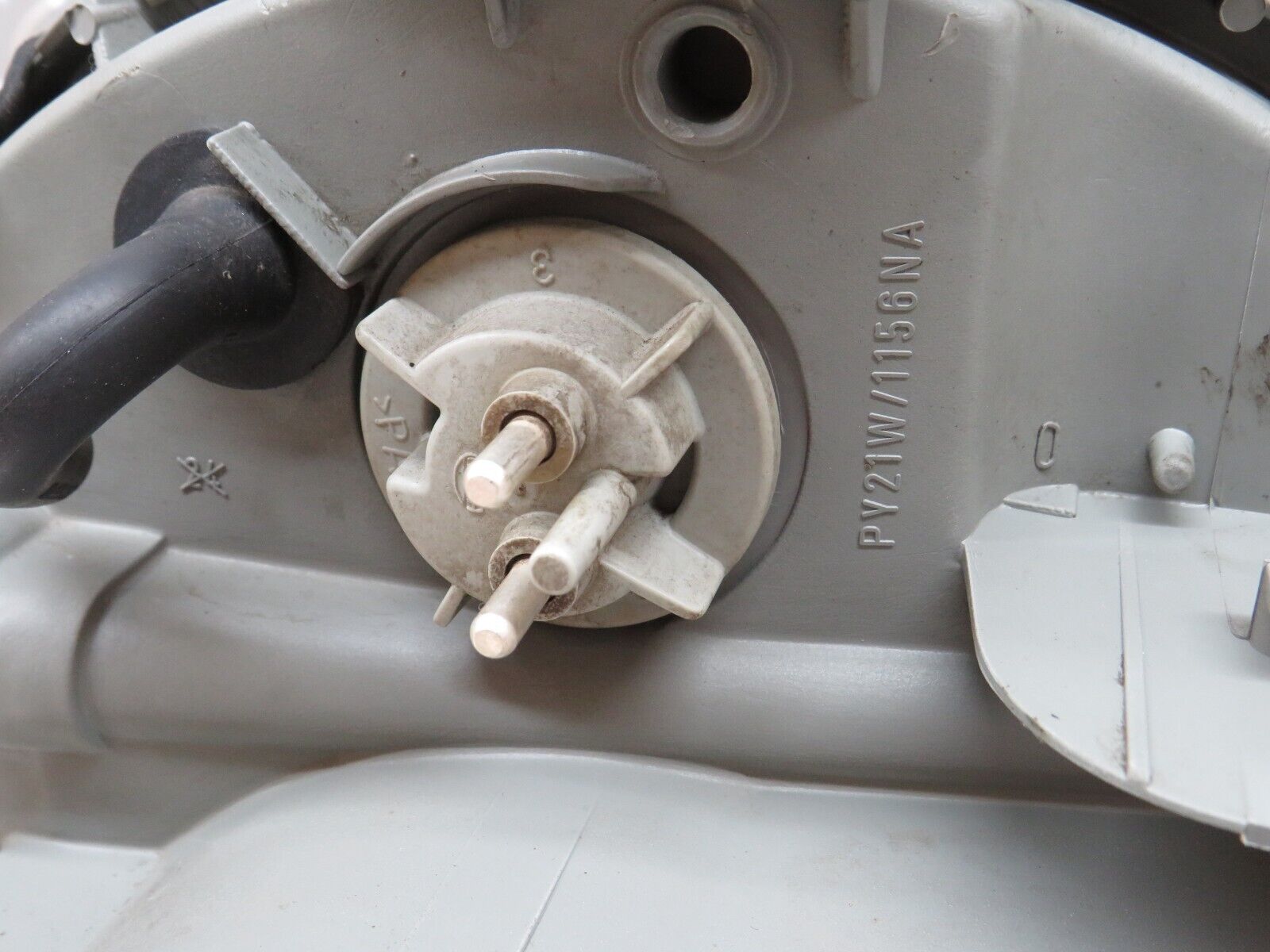 34849 Mercedes-Benz W210 320E Headlight Hella Left Side 15060700 2088000175