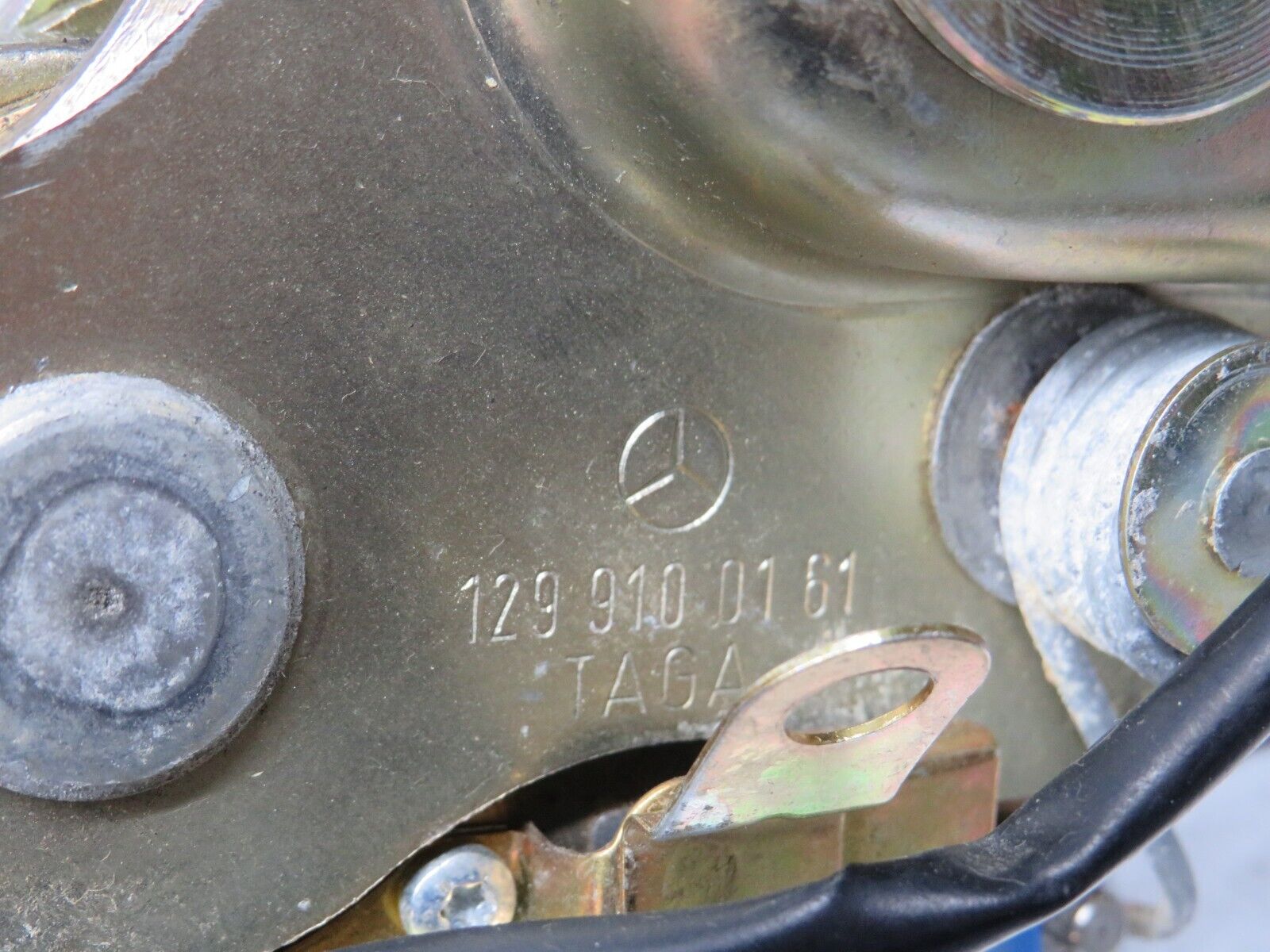 36845 Mercedes-Benz R129 300SL-24 Front Left Seat Recline Mechanism 1299100161