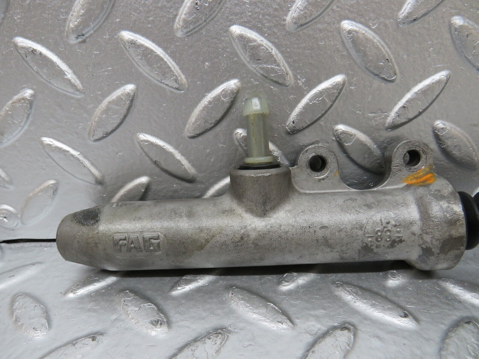 30616 Mercedes-Benz W201 190E 2.0L Clutch Master Cylinder Fag 0012953106