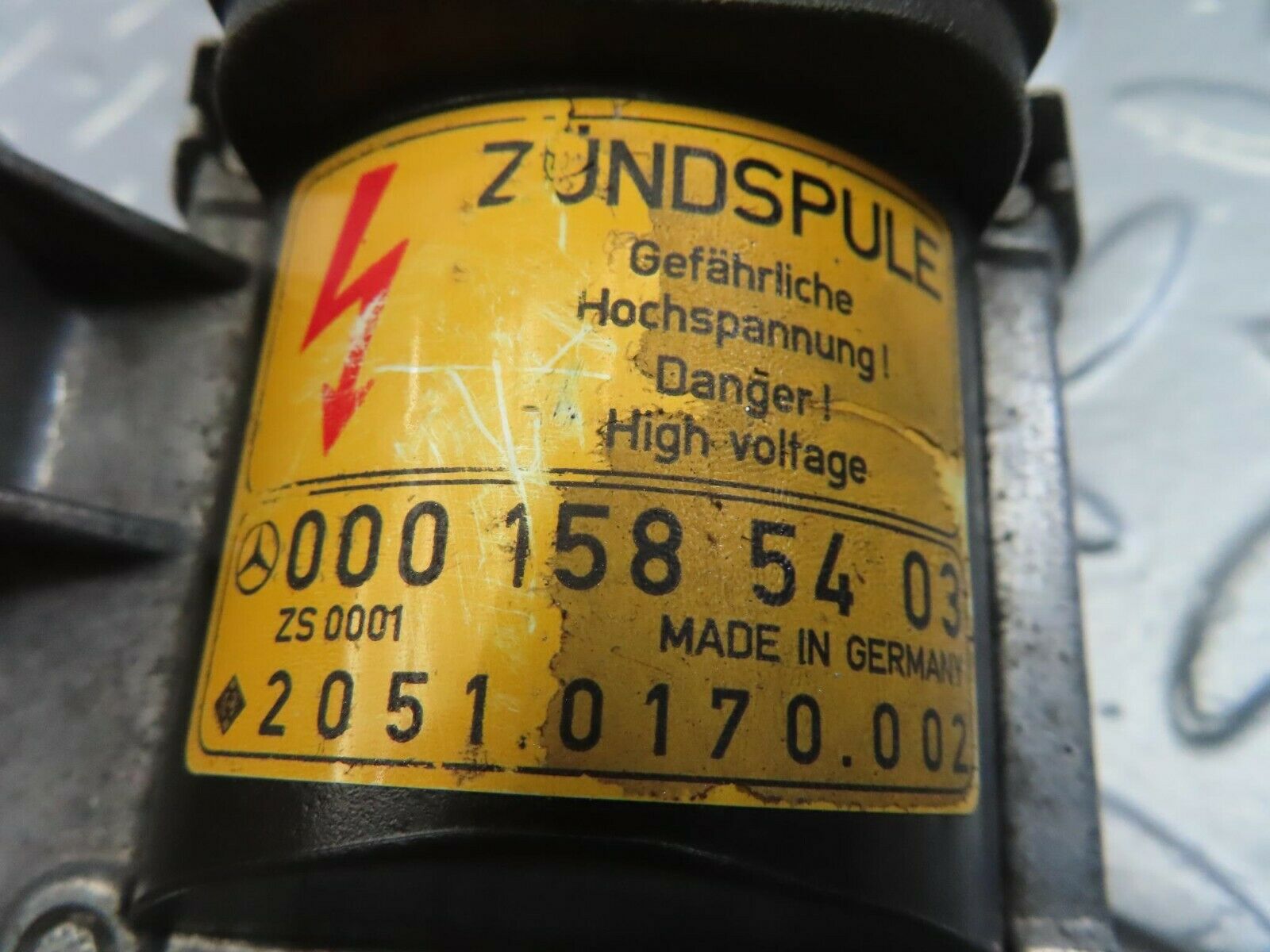 10519 Mercedes-Benz W201 190E Ignition Coil 0001585403