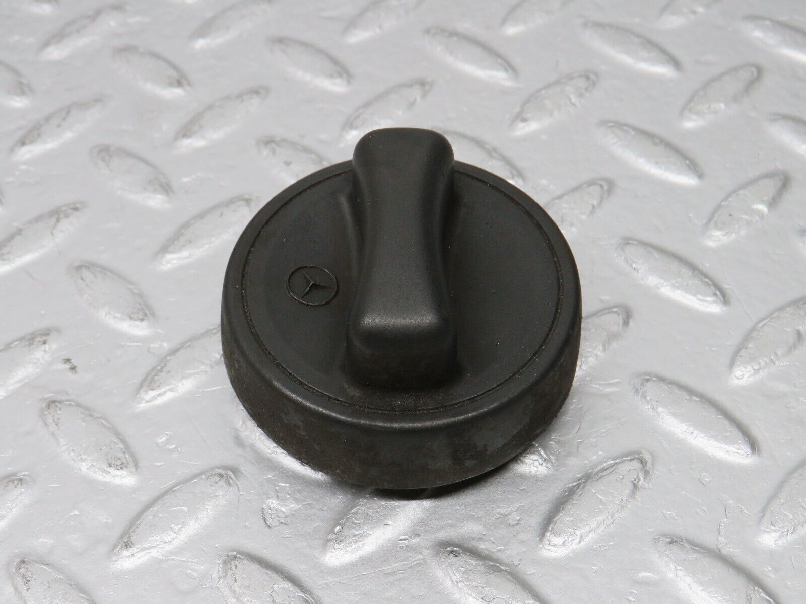 38590 Mercedes-Benz R129 280SL Coupe Fuel Tank Cap 1404700005
