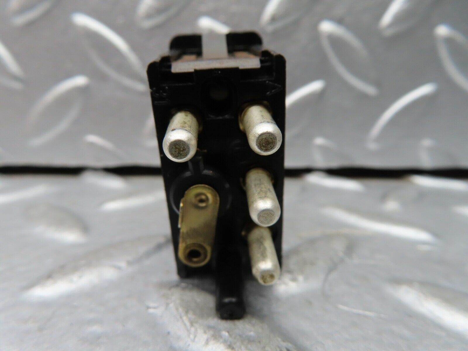 21157 Mercedes-Benz W123 230E Rear Windscreen Defroster Switch 0008206110