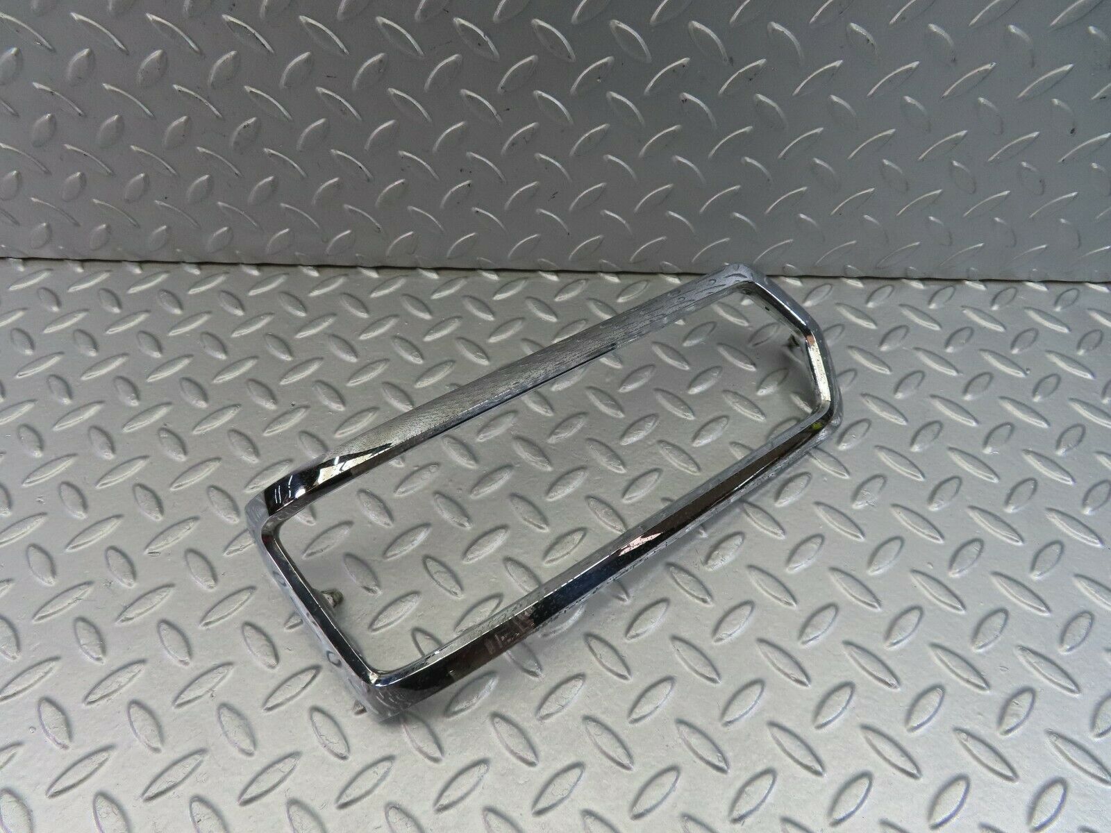 8841 Mercedes-Benz W108 Tail Light Chrome Frame Right 1088260259