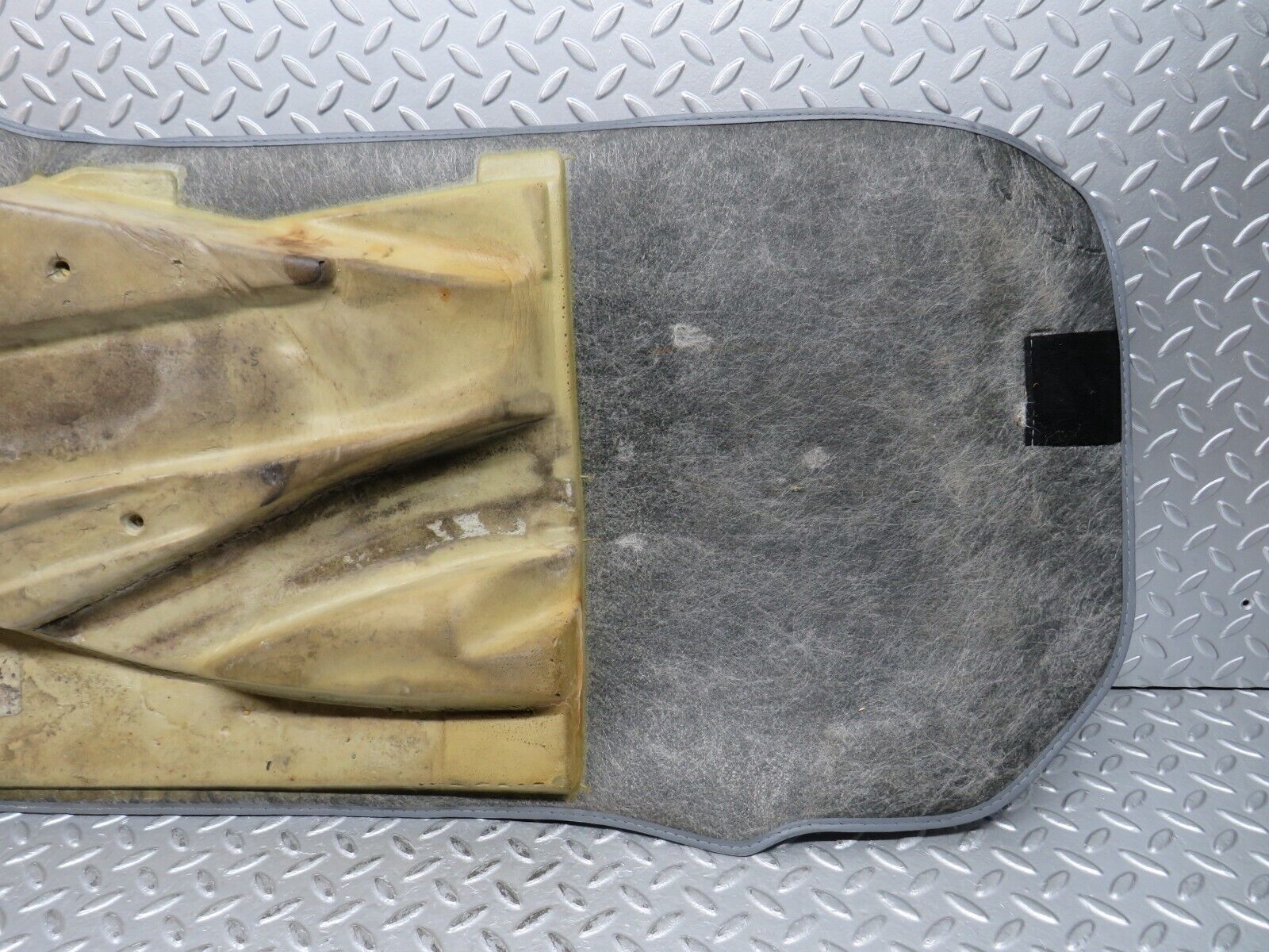 30315 Mercedes-Benz W124 230E Front Left Floor Carpet Grey