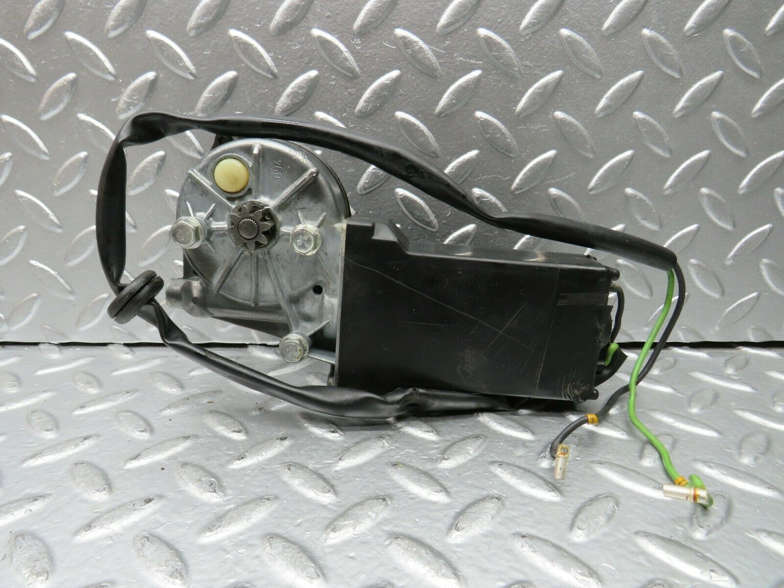22809 Mercedes-Benz W116 350SE Rear Right Window Regulator Motor 0130820062