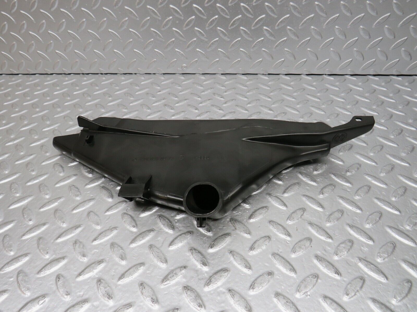 31687 Mercedes-Benz W201 190LE 1.8L Front Right Rain Gutter Drain Channel 2016280273