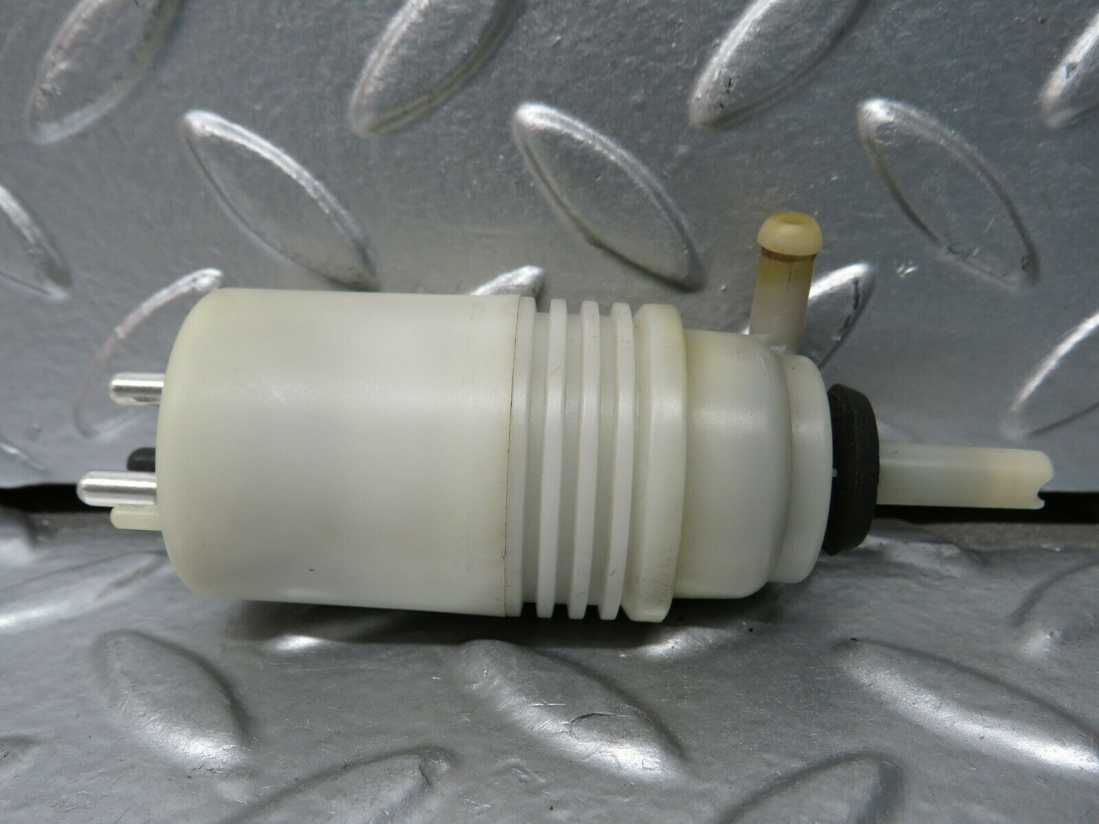 24303 Mercedes-Benz S124 220TE Wagon Windscreen Washer Pump Hella 1240690421