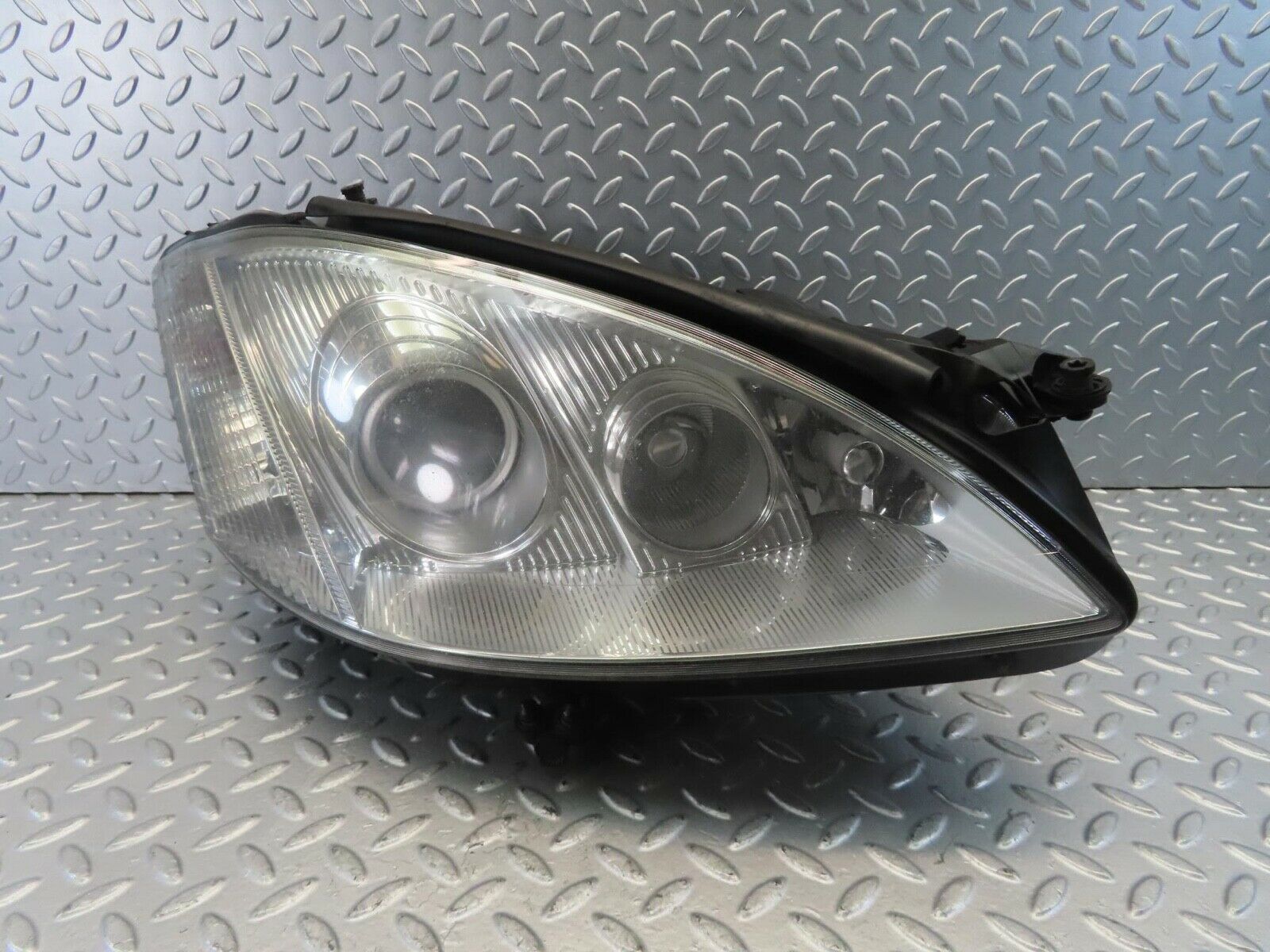11219 Mercedes-Benz W221 S320 Headlight Lamp Right Side 1305235874