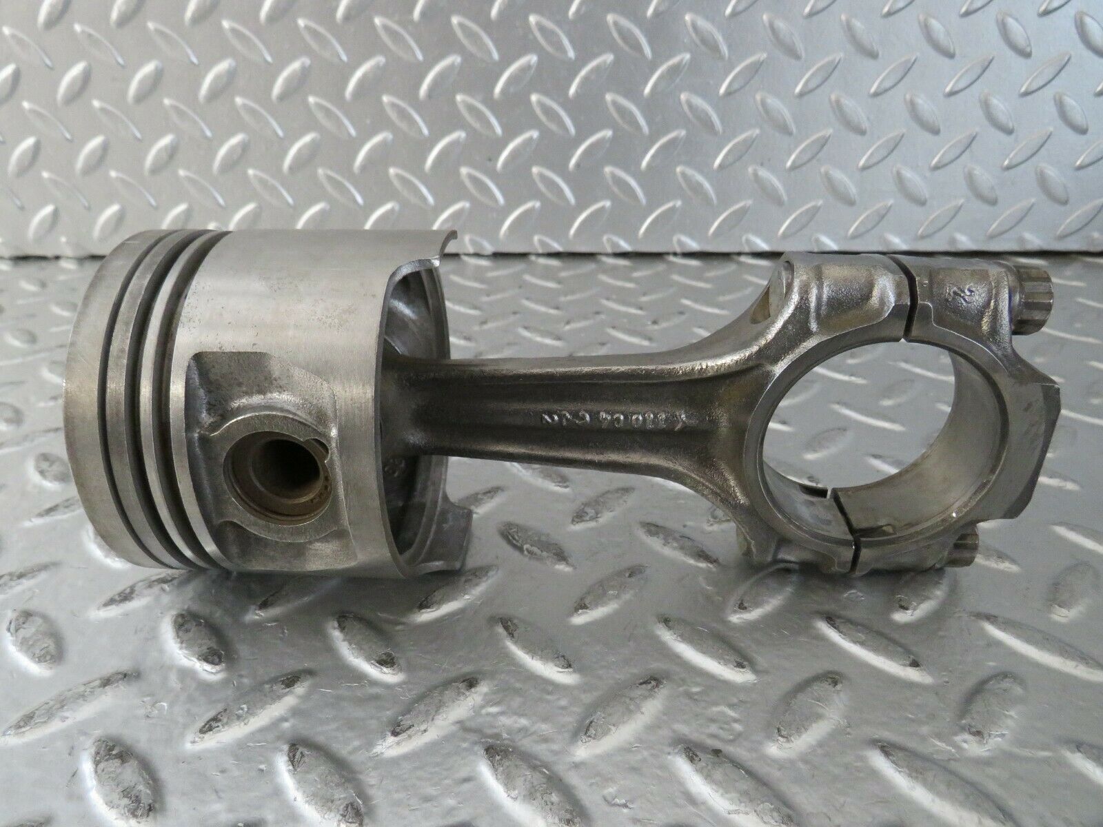 23579 Mercedes-Benz W114 280E Piston With Connecting Rod 86.00 mm