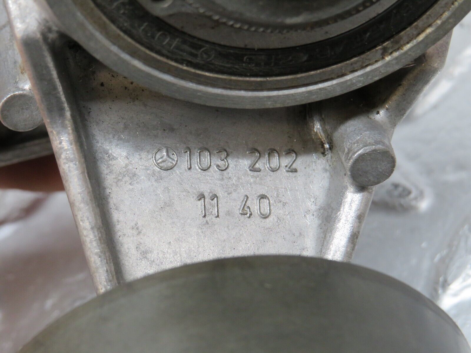 34147 Mercedes-Benz W124 260E Belt Tensioner 1032021140