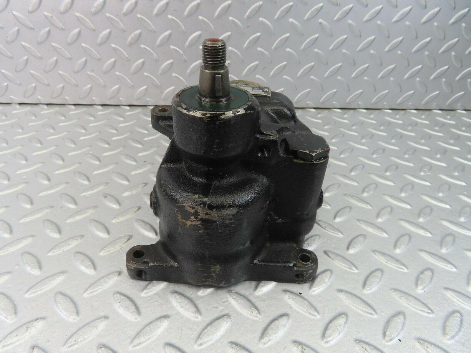 8910 Mercedes-Benz W116 Power Steering Pump 1164601780