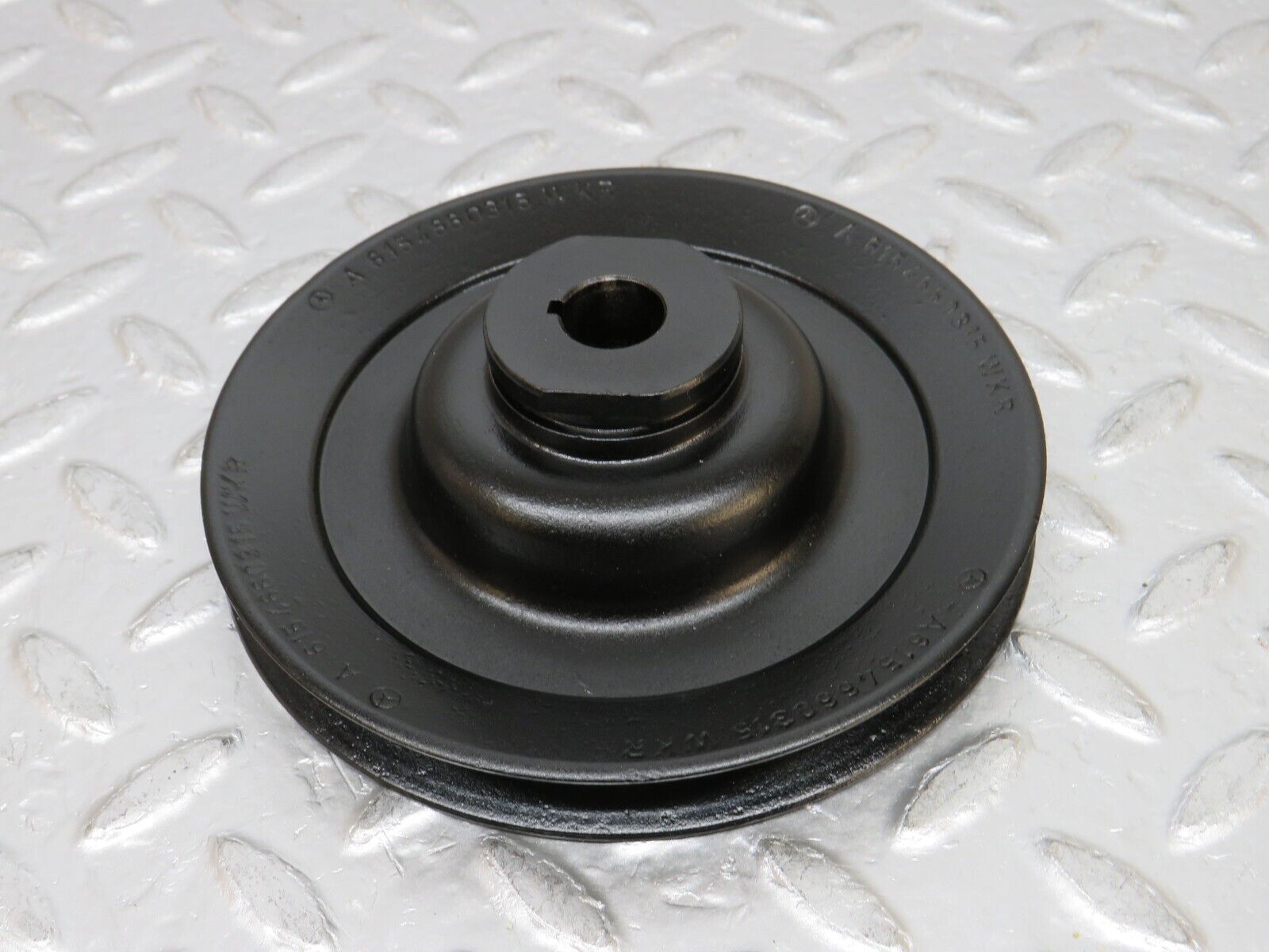 32251 Mercedes-Benz W116 350SE Power Steering Pump Pulley 6154660315