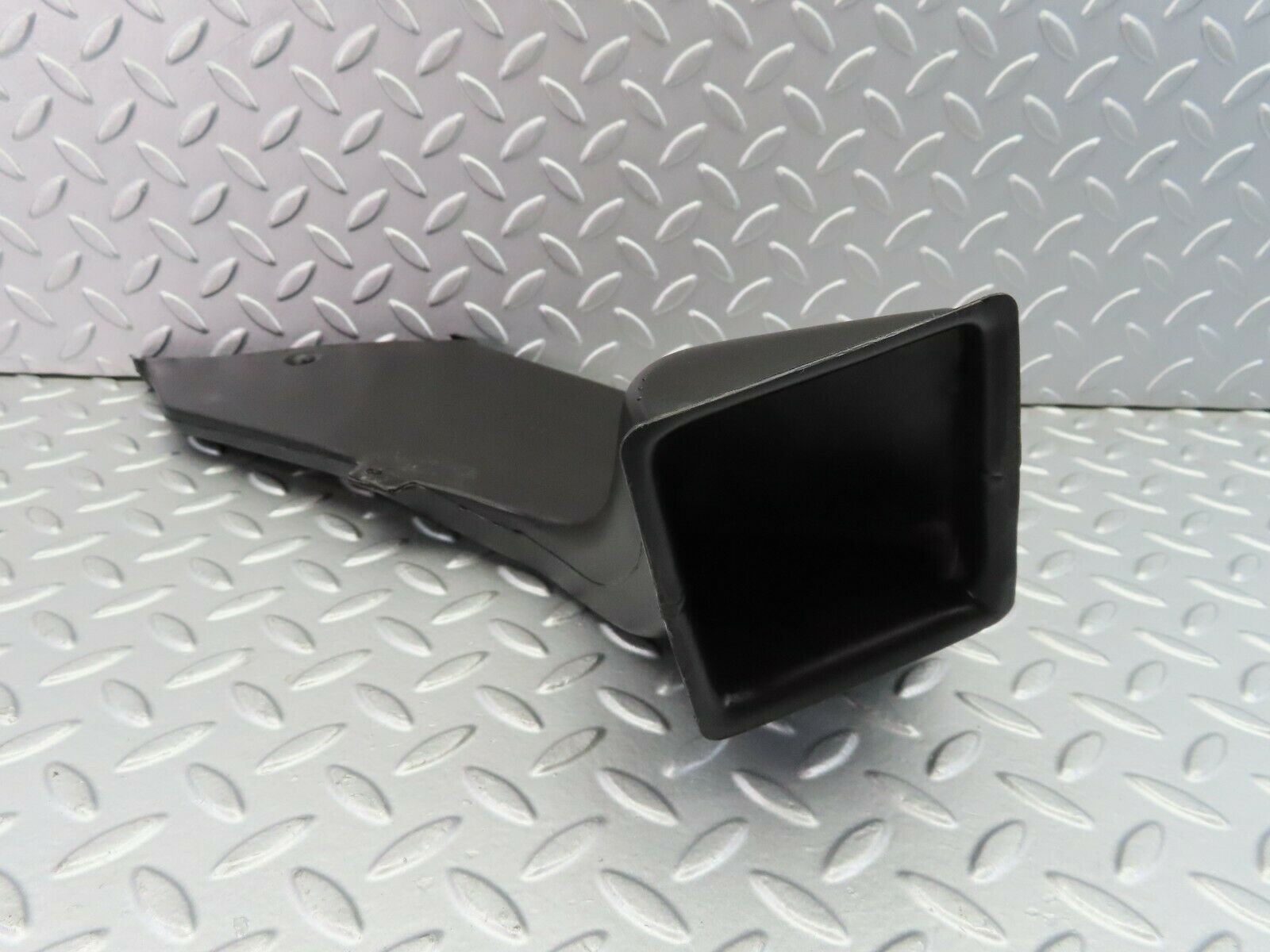 7436 Mercedes-Benz W116 450SE Ventilation Air Duct Right 1168310246