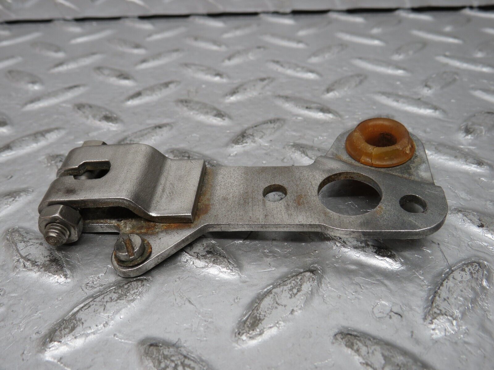29900 Mercedes-Benz W123 230E Gearbox Linkage Bracket