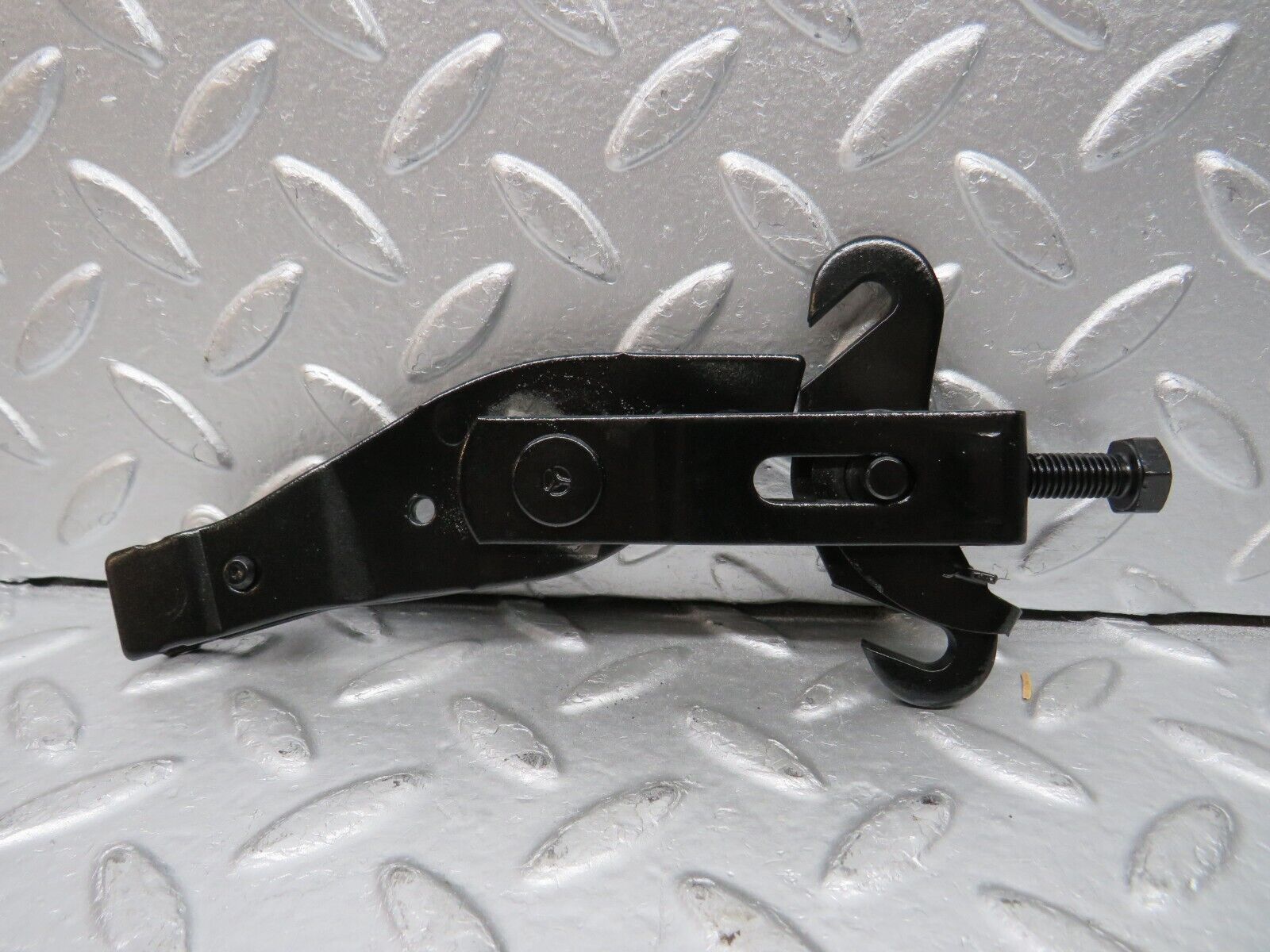 31454 Mercedes-Benz S124 220TE Wagon Handbrake Adjusting Handbrake Regulator