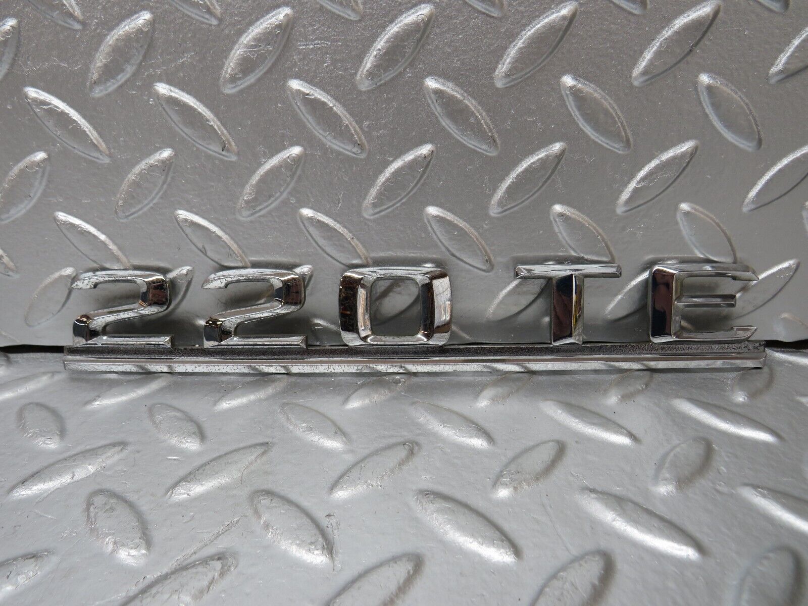 31269 Mercedes-Benz S124 220TE Wagon Trunk Badge Emblem 1248174415