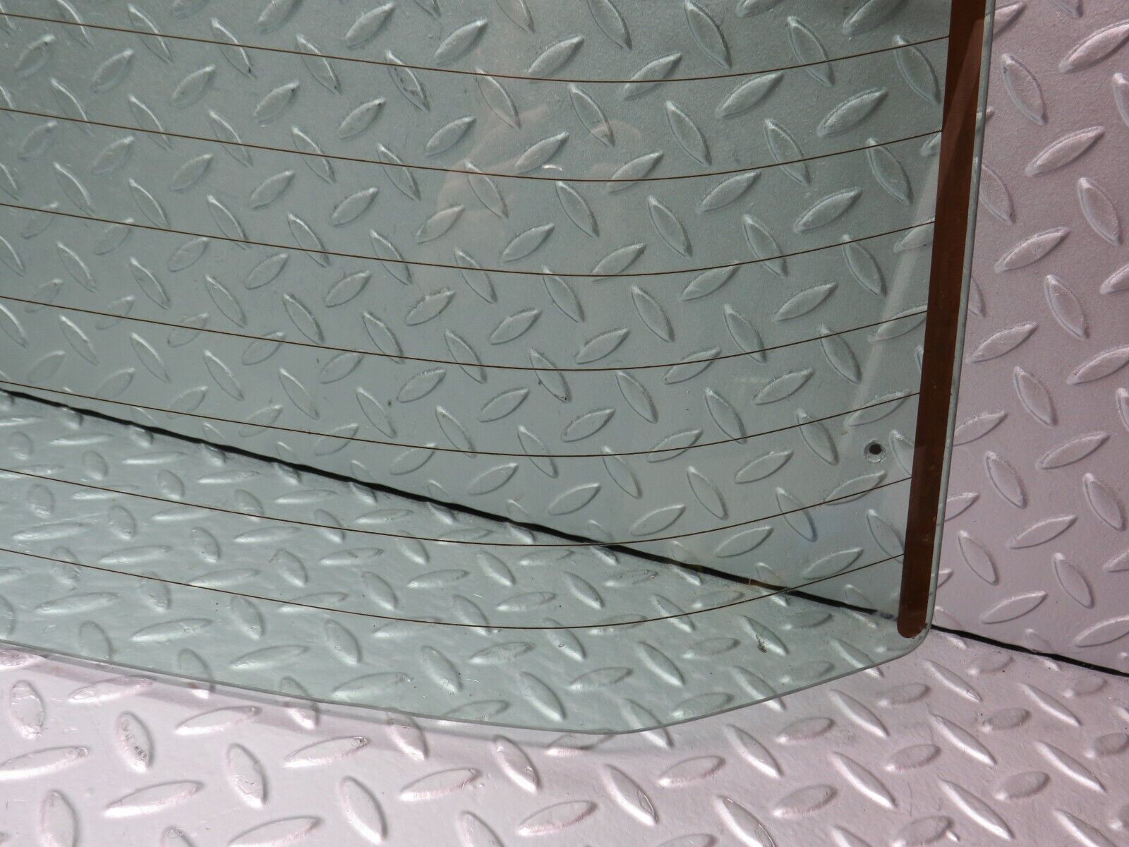 39073 Mercedes-Benz W201 190E 2.6L Rear Heated Windscreen Glass