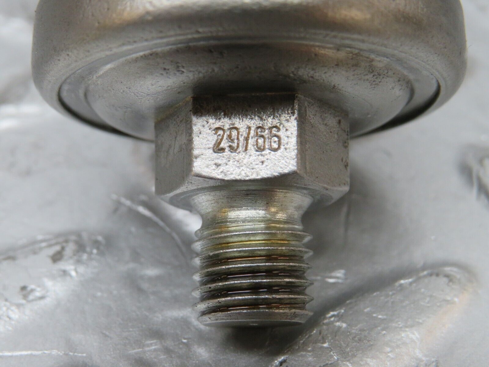 34484 Mercedes-Benz C126 380SEC Coupe Oil Pressure Sensor 0055421817