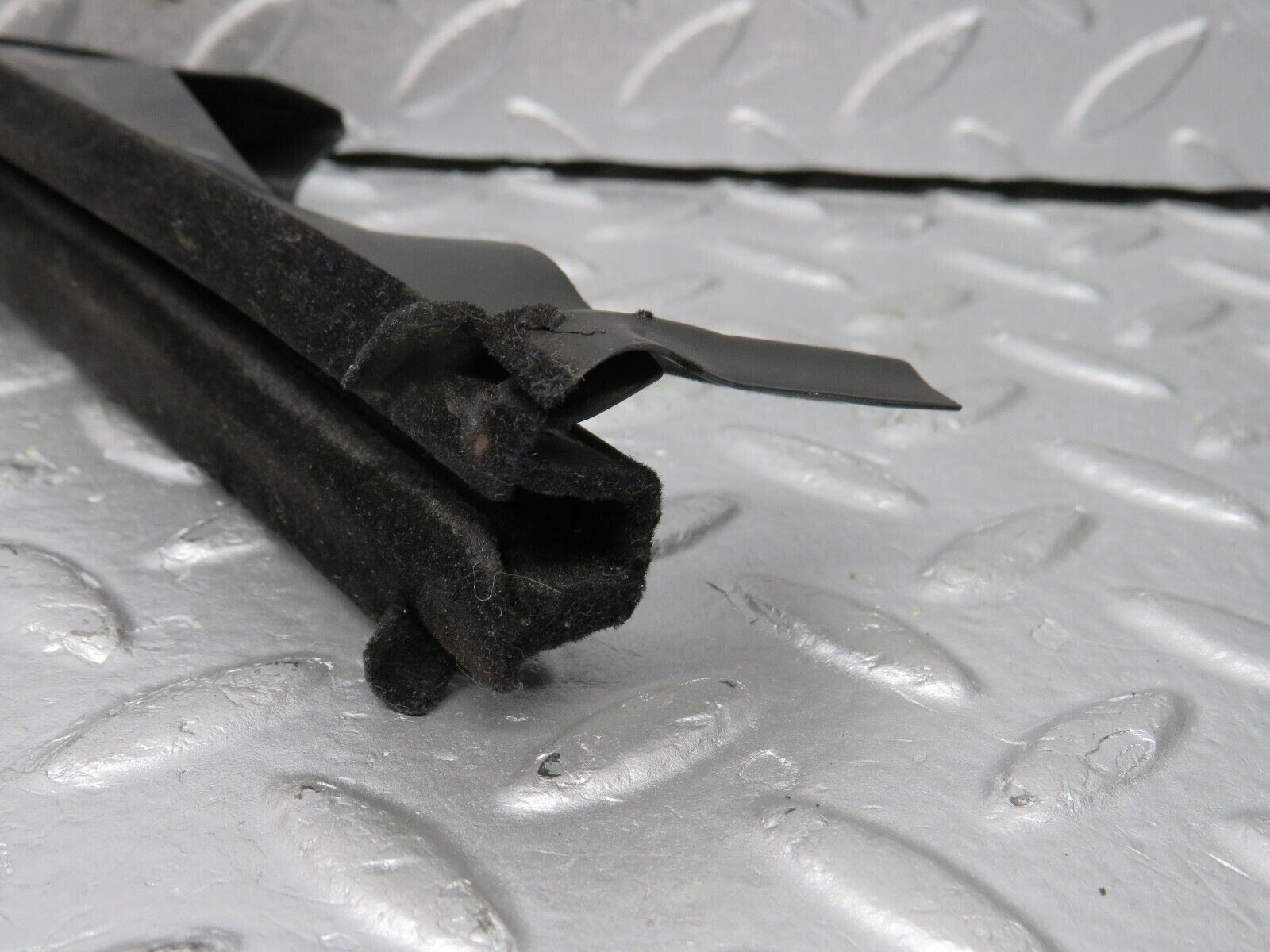 39719 Mercedes-Benz R129 320SL Coupe Right Door Wing Mirror Rubber 1297250266