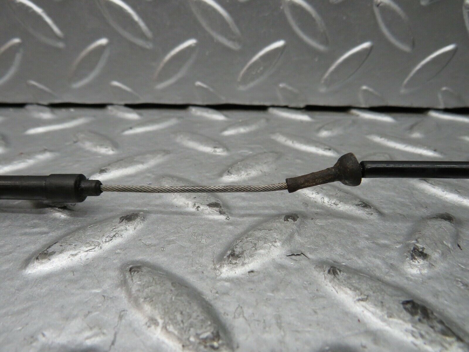 21791 Mercedes-Benz W126 300SE Bonnet Release Cable