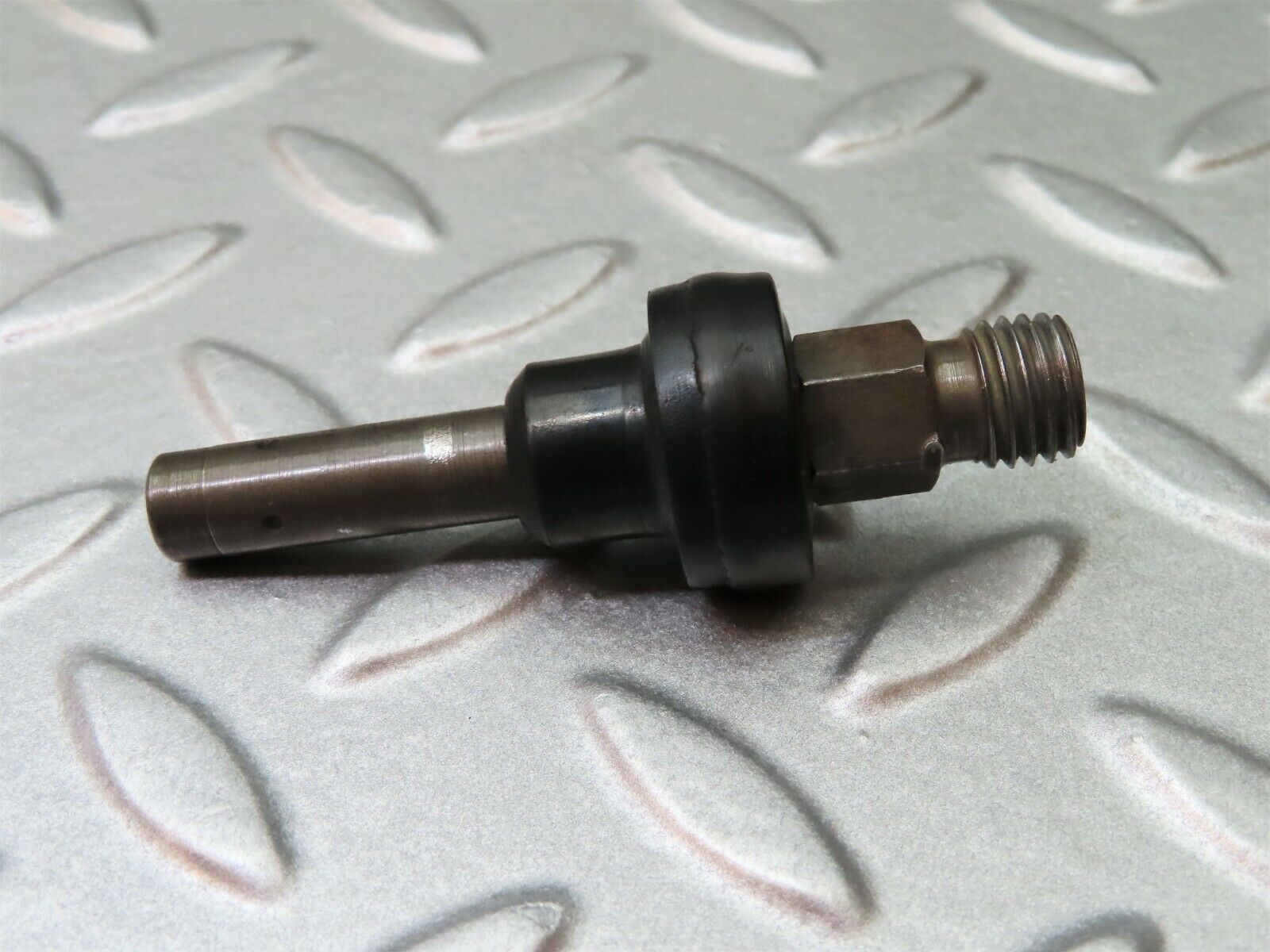 4423 Mercedes-Benz W123 230E Fuel Injector Bosch 0437502010