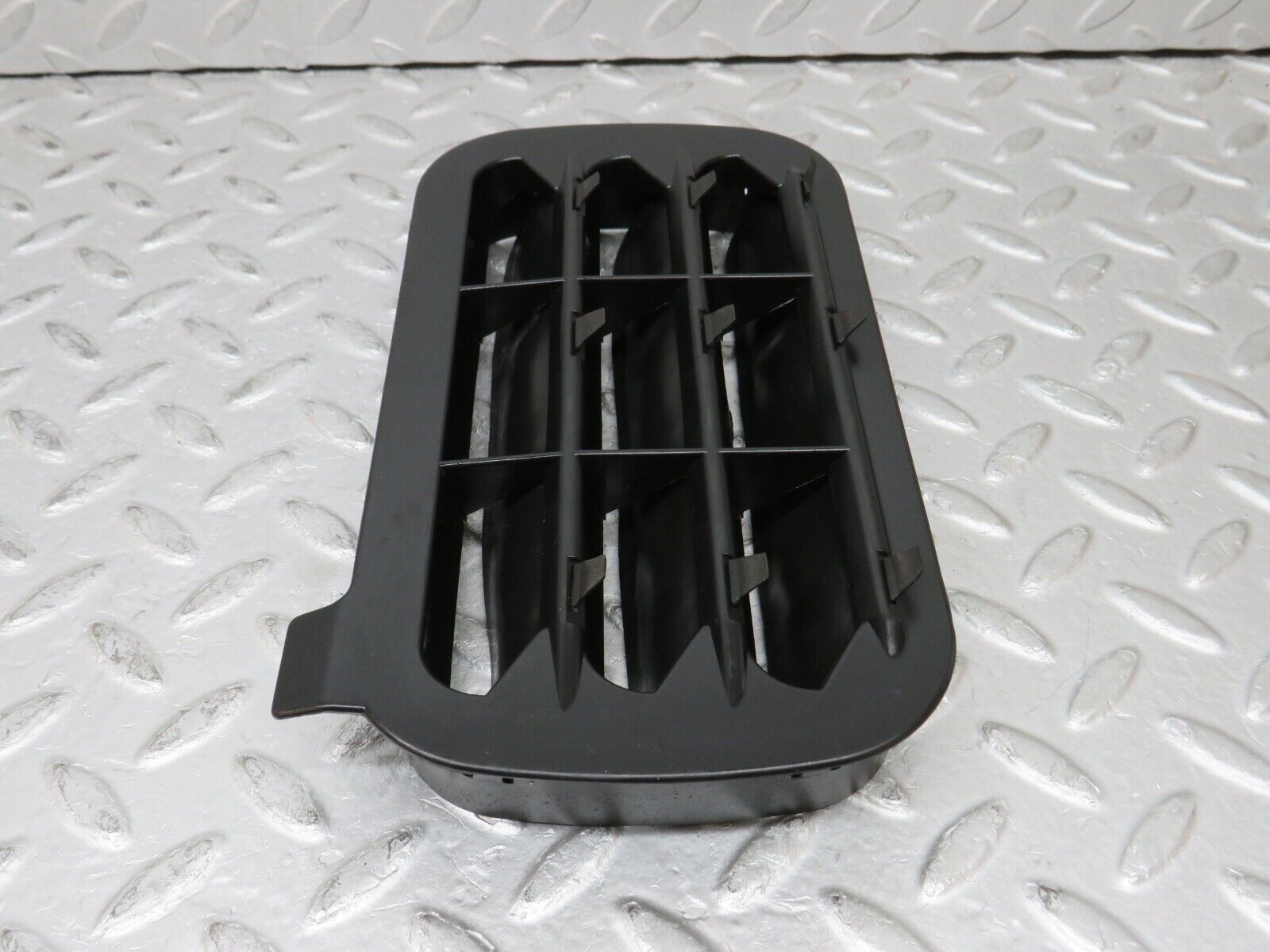 37999 Mercedes-Benz A124 320E Cabriolet Air Intake Vent 1248370230 1248370242