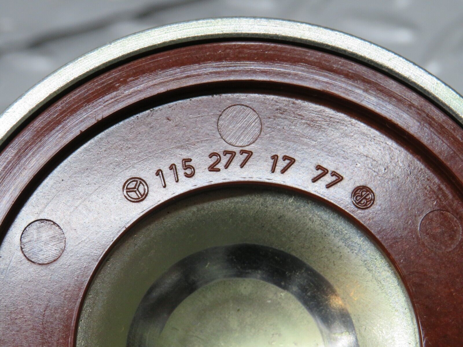 30225 Mercedes-Benz W123 230E Automatic Gearbox Piston Cover 722.122 115277177