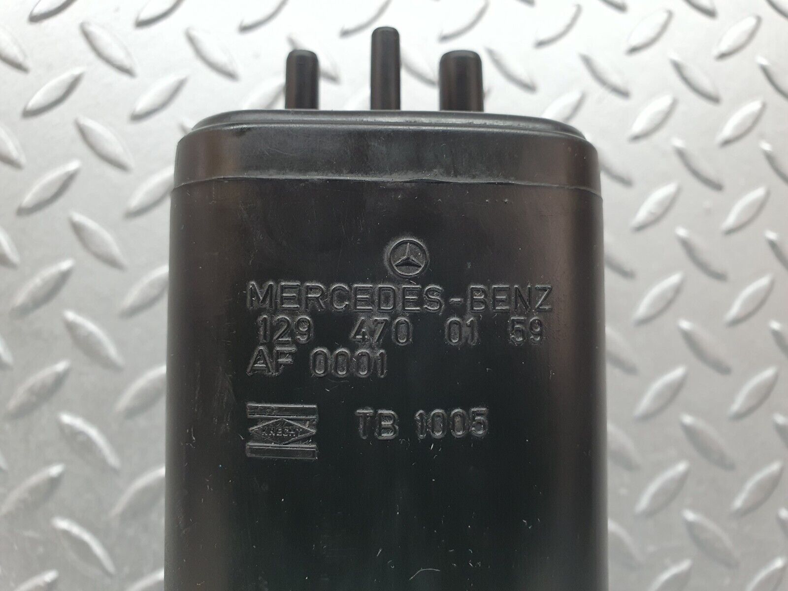 41090 Mercedes-Benz W126 300SE Charcoal Filter 1294700159