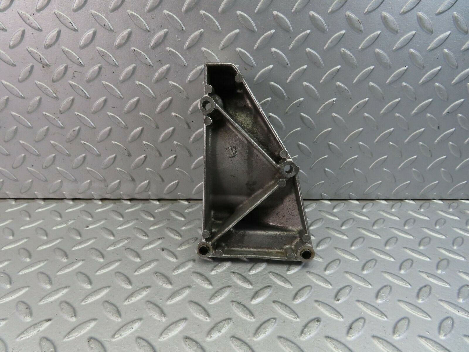 9431 Mercedes-Benz C124 300CE Coupe Alternator Mount Bracket 1031550435